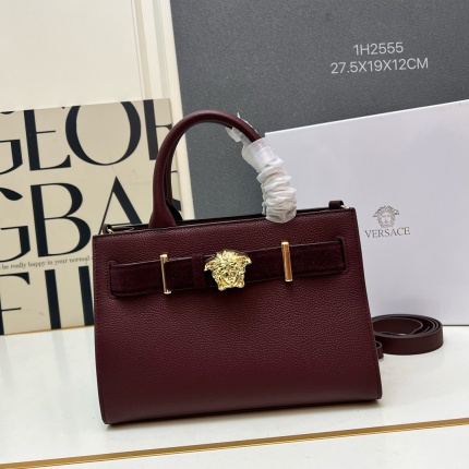 Versace  AAA Quality Handbags in 220321