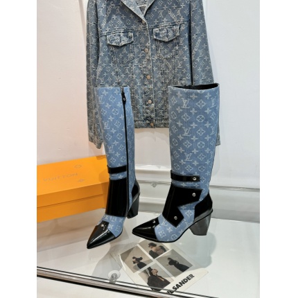 Louis Vuitton Boots For Women in 220379