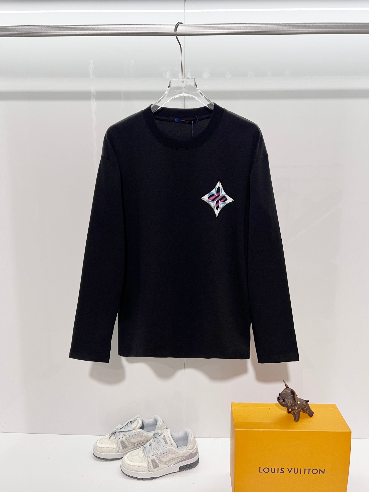 Cheap Louis Vuitton Long-Sleeved T-shirts for Men in 216579, $35 USD- [IB216579] - Replica Louis Vuitton Long-Sleeved T-shirts for Men
