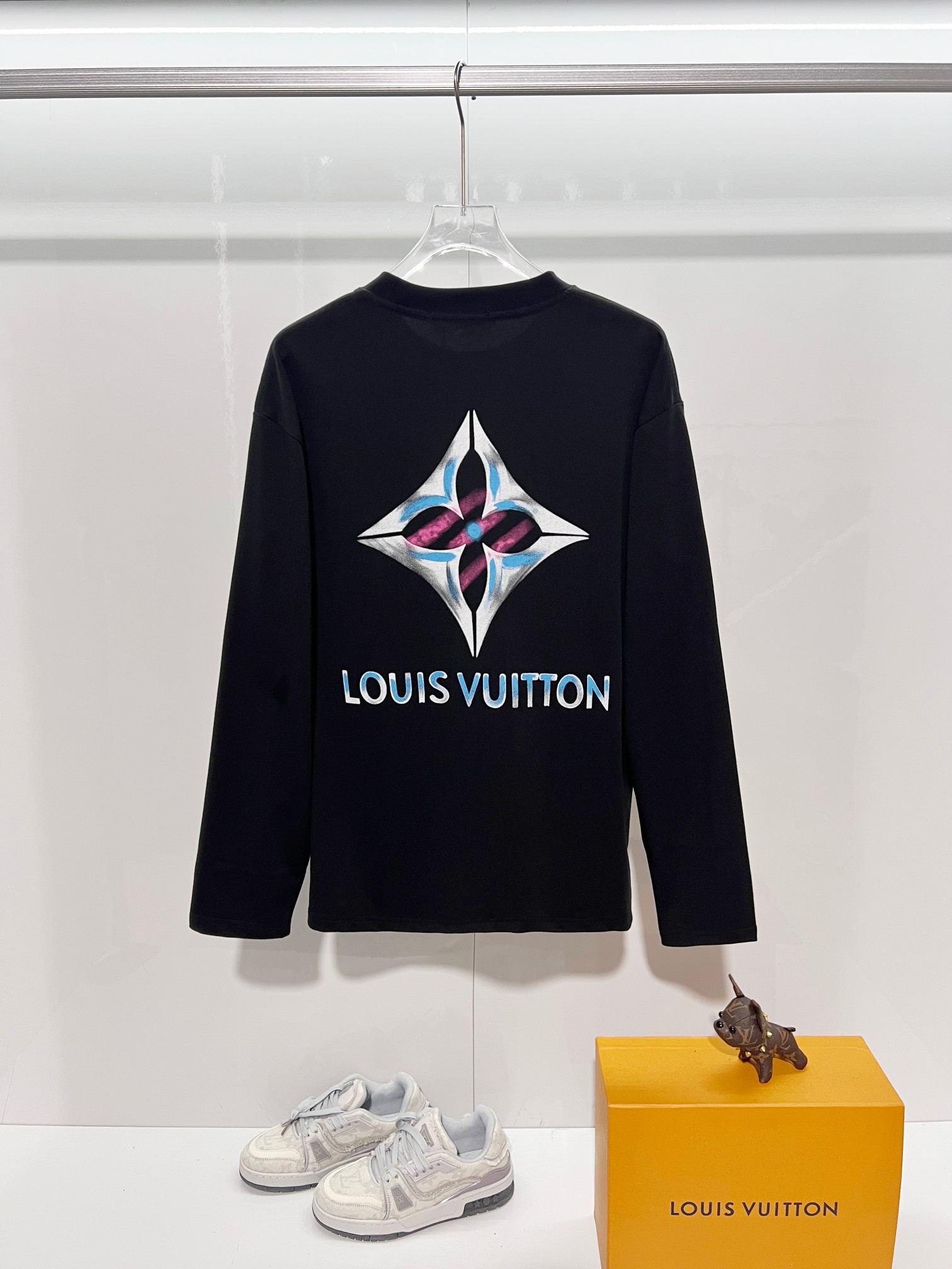 Cheap Louis Vuitton Long-Sleeved T-shirts for Men in 216579, $35 USD- [IB216579] - Replica Louis Vuitton Long-Sleeved T-shirts for Men