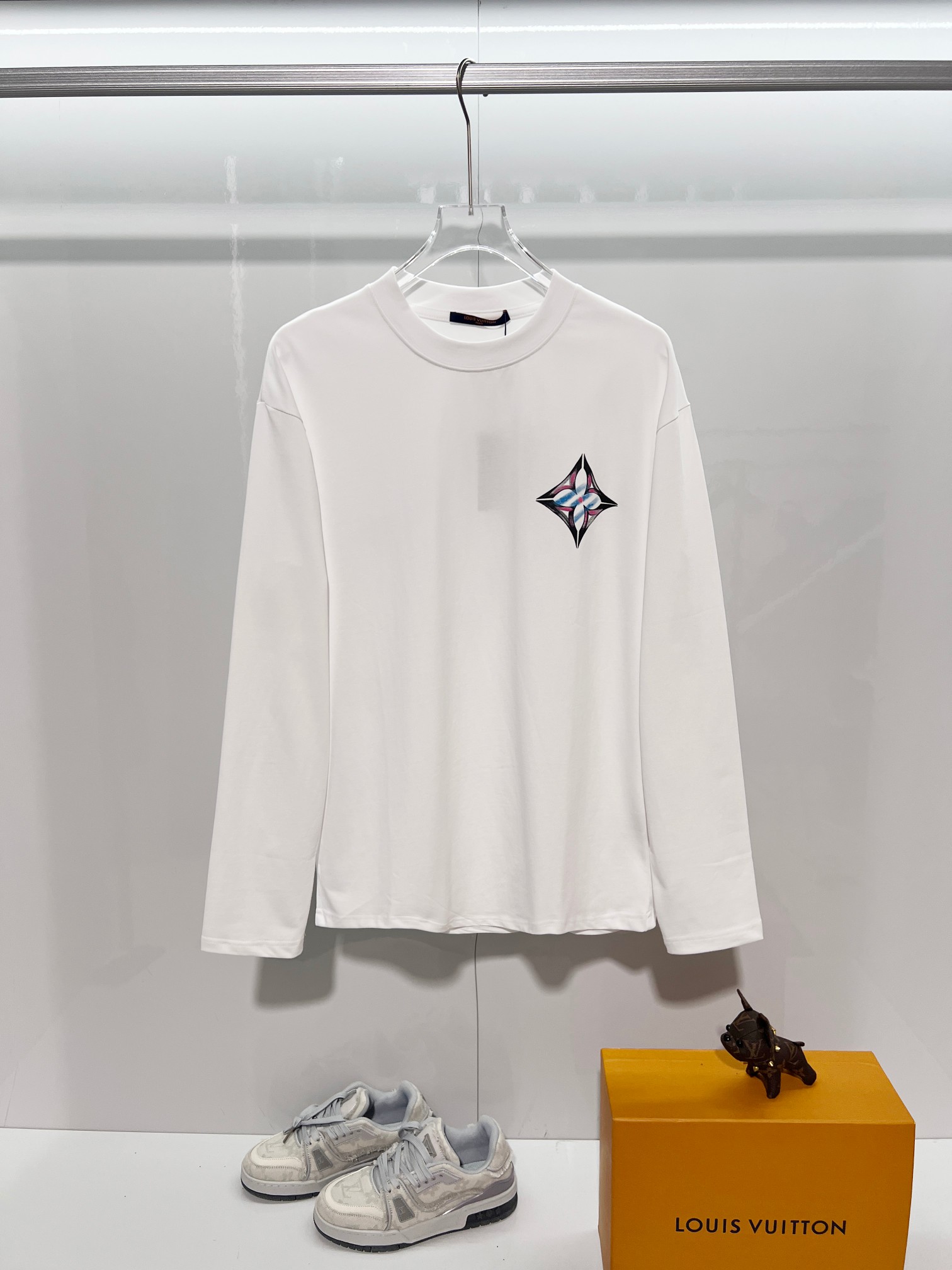 Cheap Louis Vuitton Long-Sleeved T-shirts for Men in 216580, $35 USD- [IB216580] - Replica Louis Vuitton Long-Sleeved T-shirts for Men