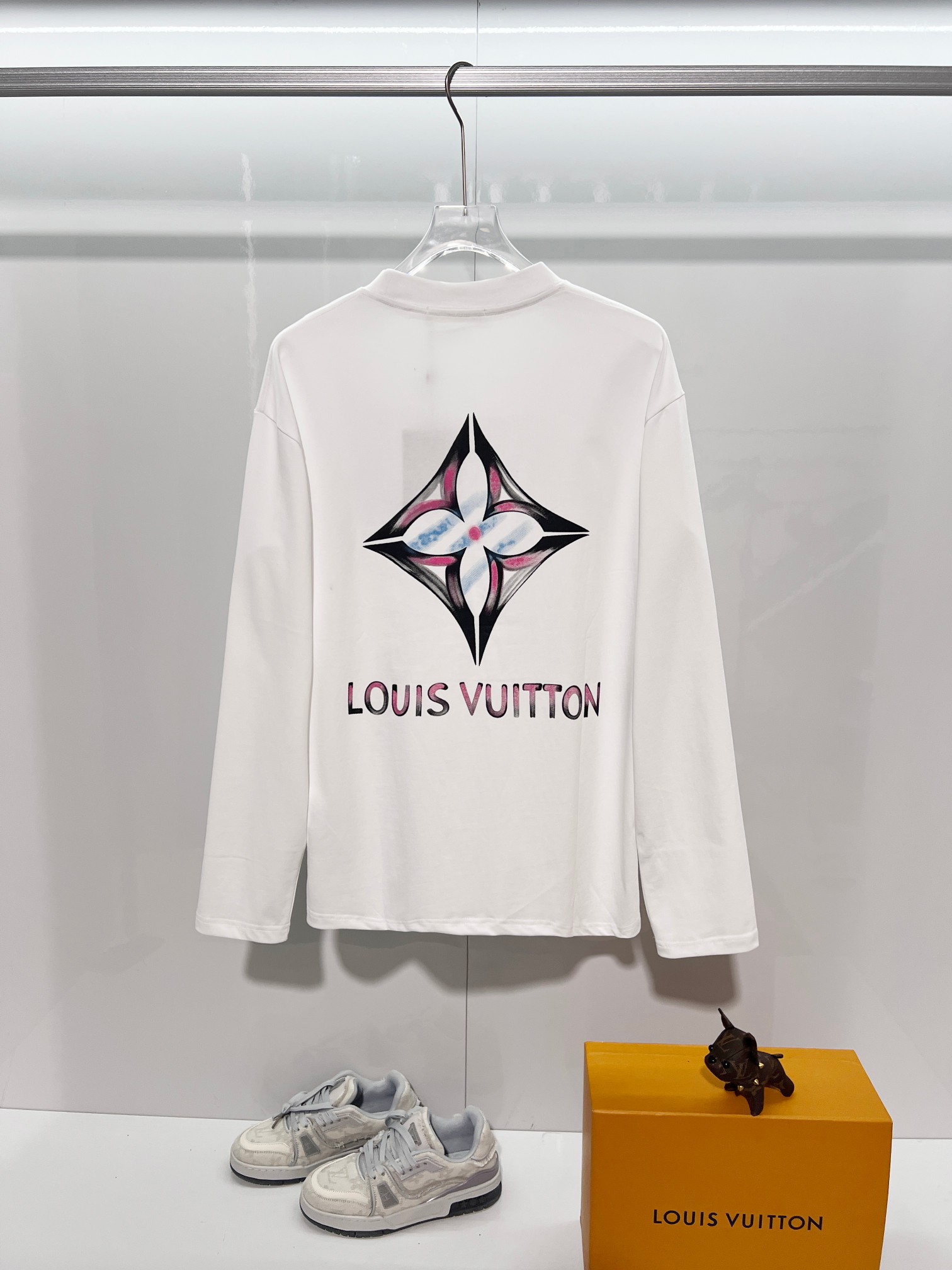 Cheap Louis Vuitton Long-Sleeved T-shirts for Men in 216580, $35 USD- [IB216580] - Replica Louis Vuitton Long-Sleeved T-shirts for Men