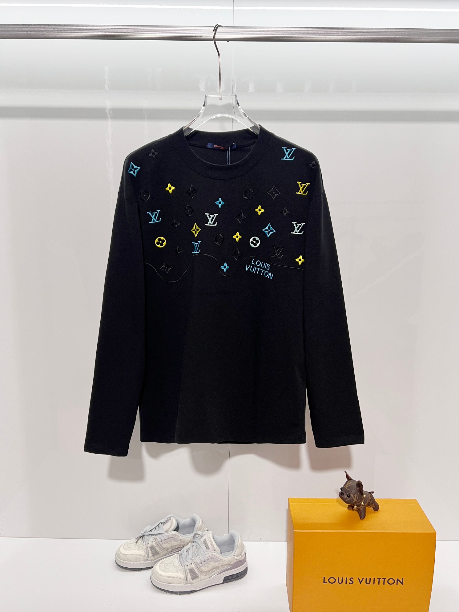 Cheap Louis Vuitton Long-Sleeved T-shirts for Men in 216583, $35 USD- [IB216583] - Replica Louis Vuitton Long-Sleeved T-shirts for Men