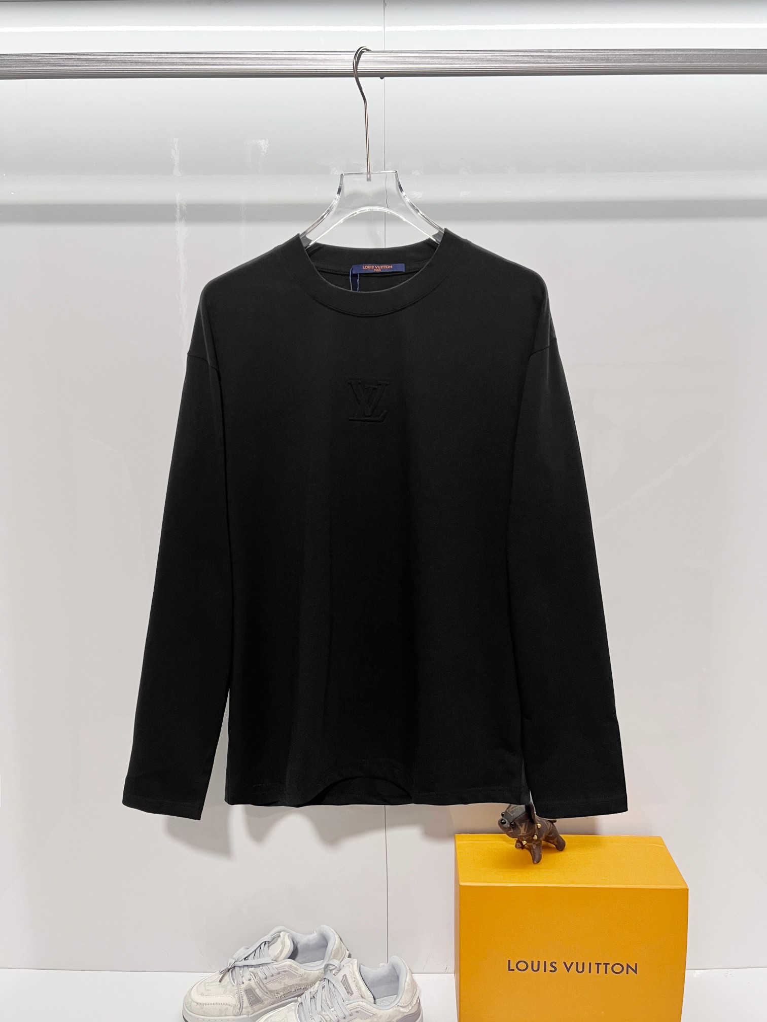 Cheap Louis Vuitton Long-Sleeved T-shirts for Men in 216585, $35 USD- [IB216585] - Replica Louis Vuitton Long-Sleeved T-shirts for Men