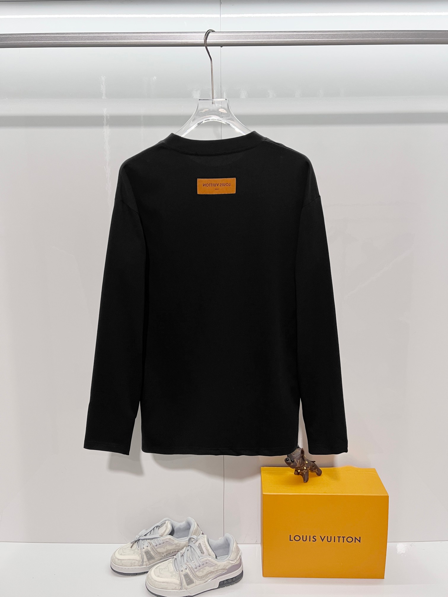 Cheap Louis Vuitton Long-Sleeved T-shirts for Men in 216585, $35 USD- [IB216585] - Replica Louis Vuitton Long-Sleeved T-shirts for Men