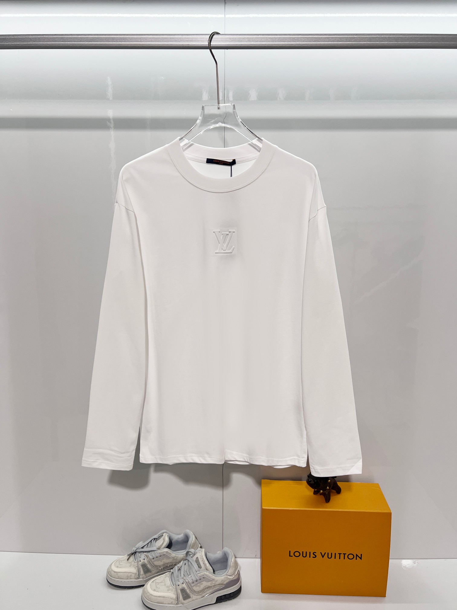 Cheap Louis Vuitton Long-Sleeved T-shirts for Men in 216586, $35 USD- [IB216586] - Replica Louis Vuitton Long-Sleeved T-shirts for Men