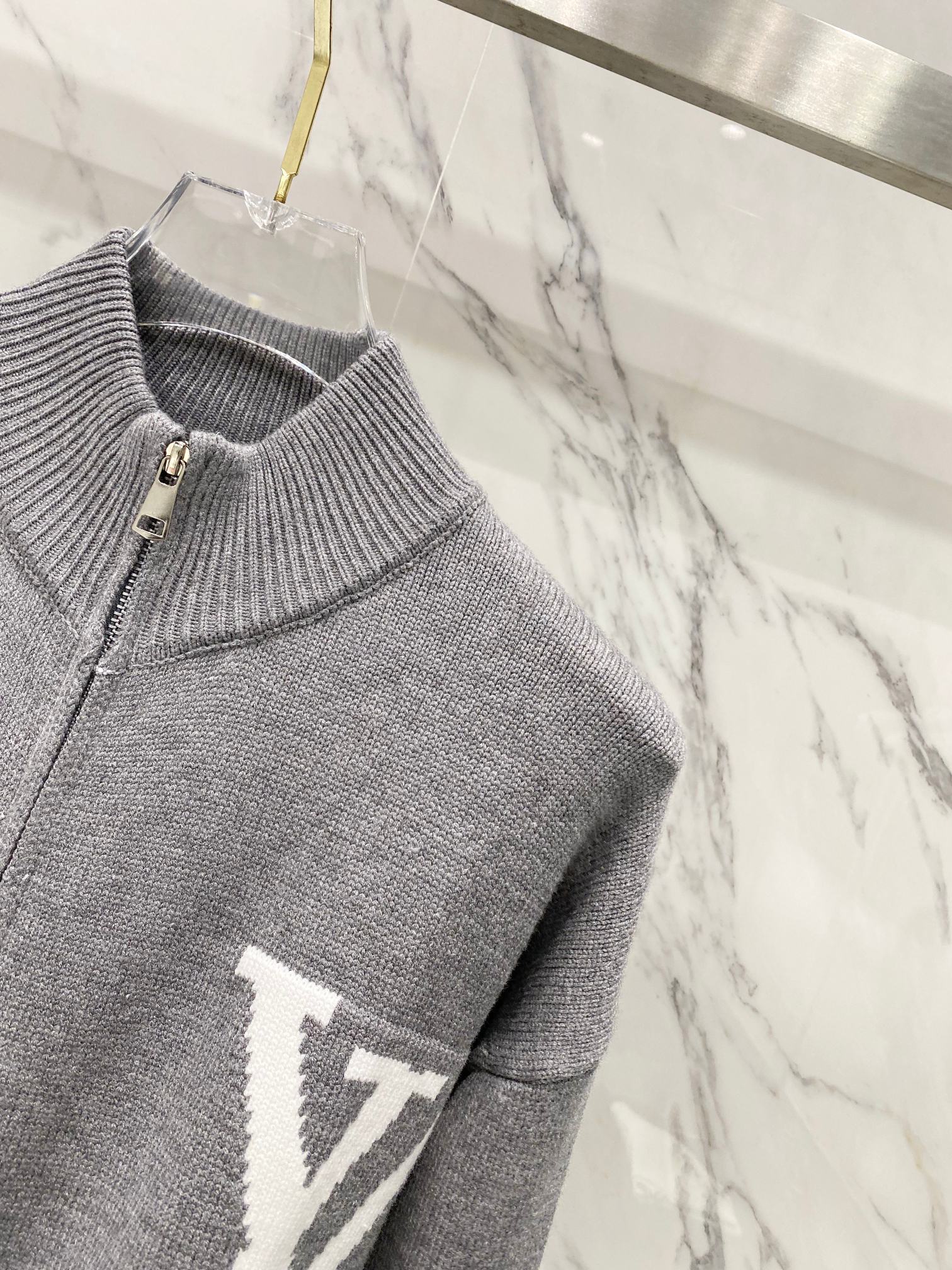 Cheap Louis Vuitton Long-Sleeved T-shirts for Men in 216587, $60 USD- [IB216587] - Replica Louis Vuitton Long-Sleeved T-shirts for Men
