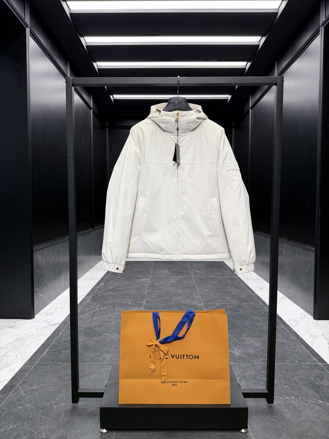 Cheap Louis Vuitton Thick Jackets For Men in 216602, $200 USD- [IB216602] - Replica Louis Vuitton Thick Jackets For Men
