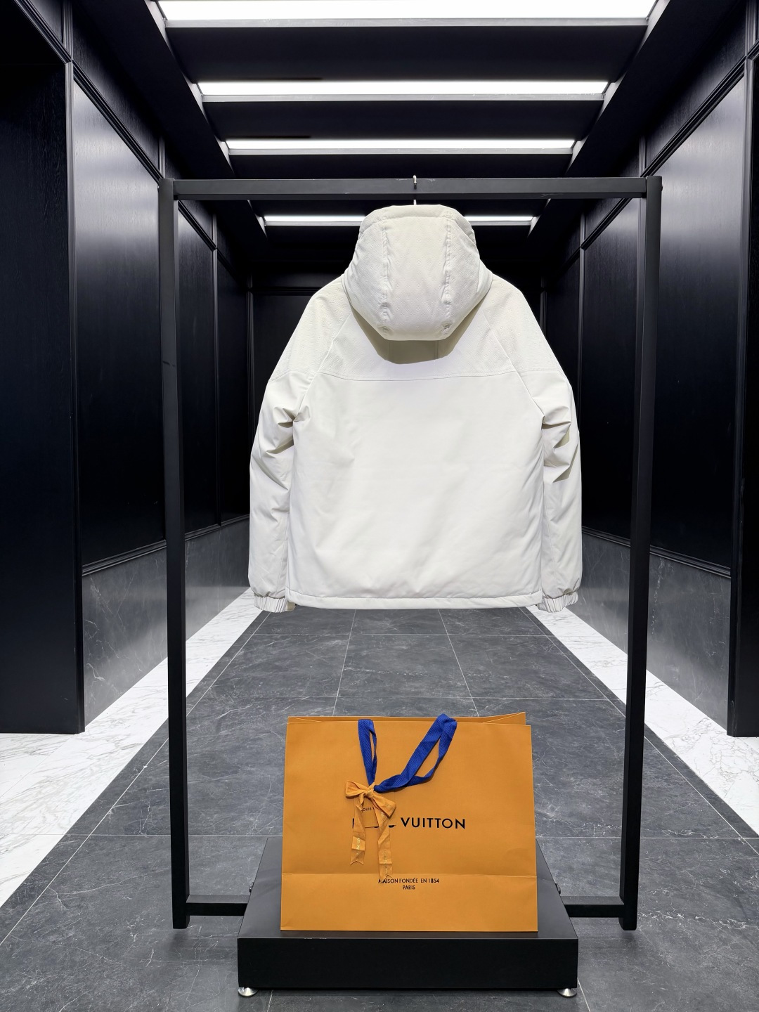Cheap Louis Vuitton Thick Jackets For Men in 216602, $200 USD- [IB216602] - Replica Louis Vuitton Thick Jackets For Men