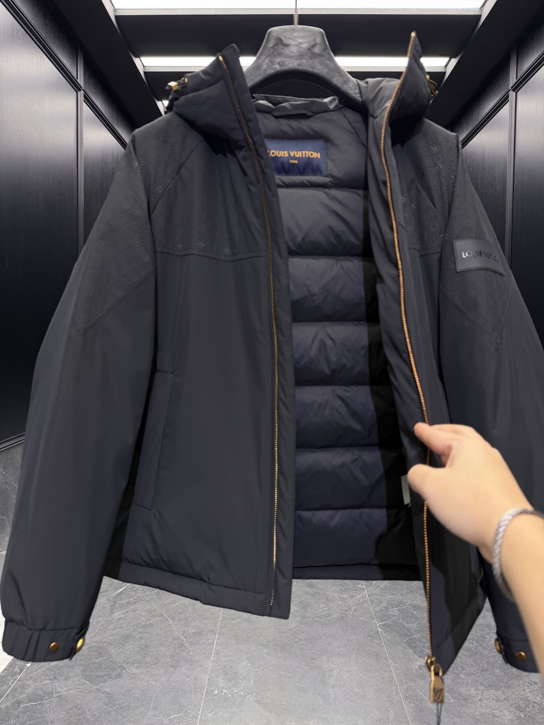 Cheap Louis Vuitton Thick Jackets For Men in 216603, $200 USD- [IB216603] - Replica Louis Vuitton Thick Jackets For Men