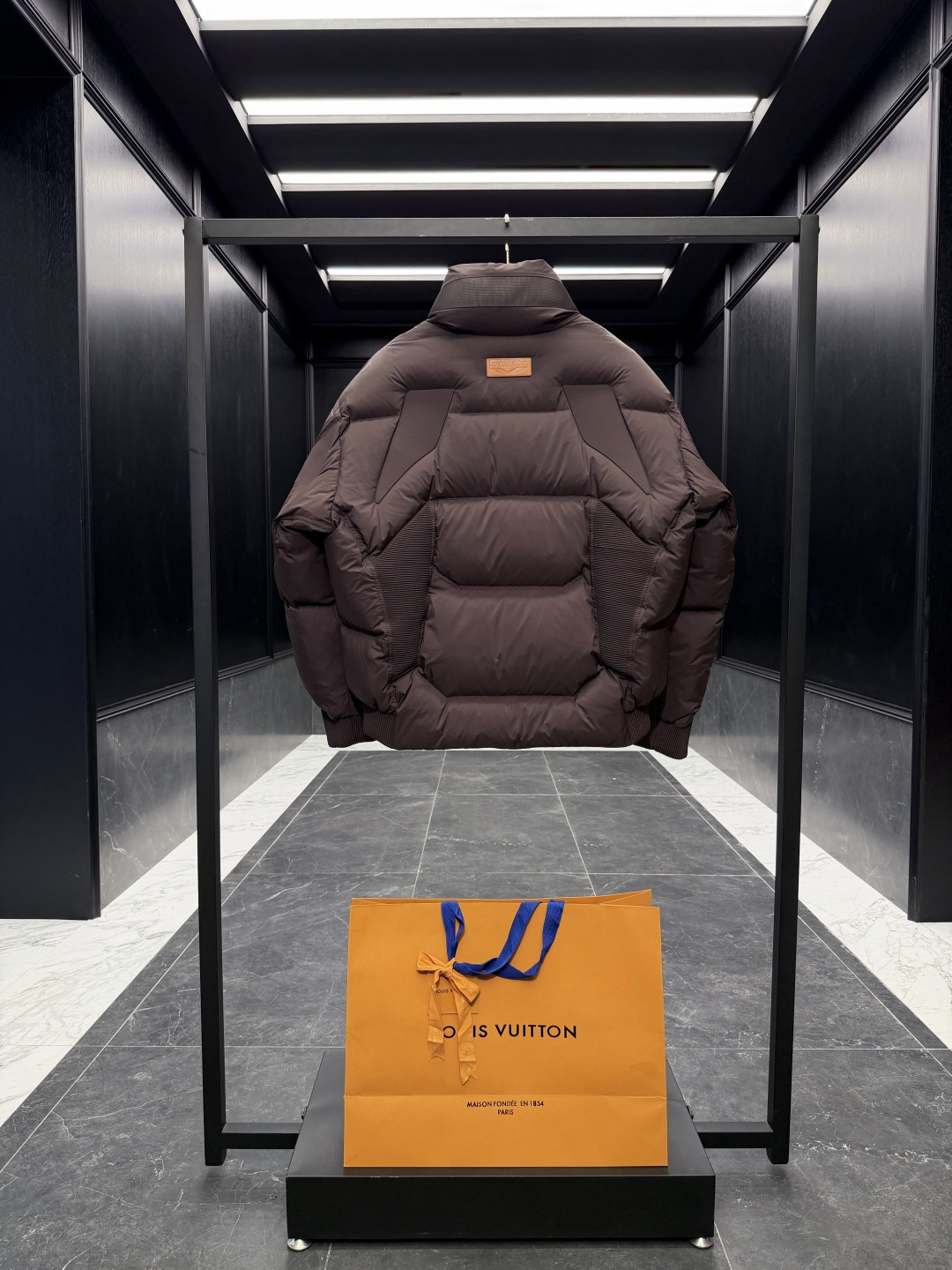Cheap Louis Vuitton Thick Jackets For Men in 216604, $200 USD- [IB216604] - Replica Louis Vuitton Thick Jackets For Men