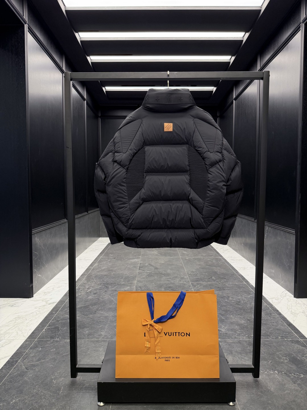 Cheap Louis Vuitton Thick Jackets For Men in 216608, $400 USD- [IB216608] - Replica Louis Vuitton Thick Jackets For Men