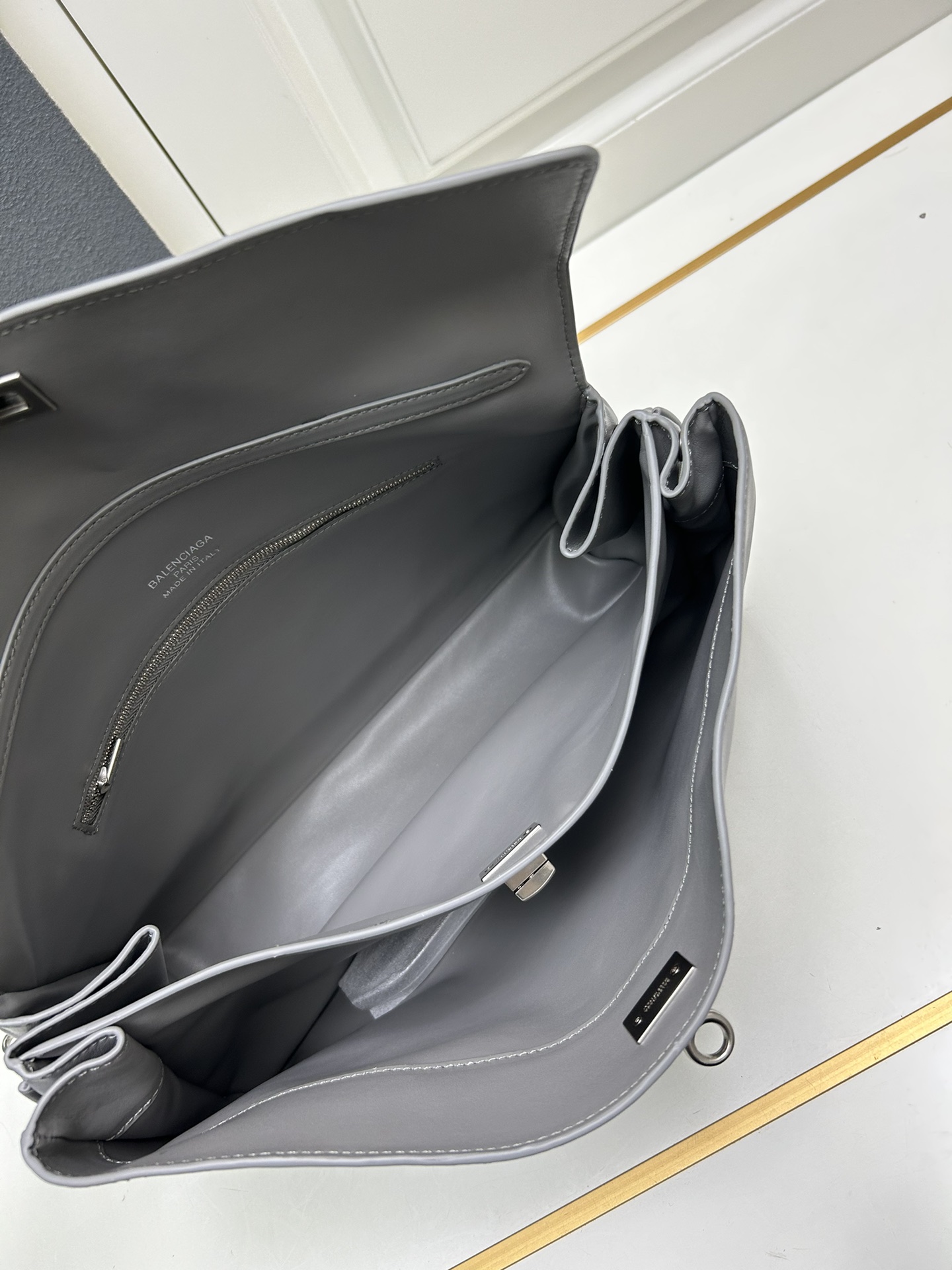 Cheap Balenciaga high quality Handbags in 216638, $105 USD- [IB216638] - Replica Balenciaga high quality Handbags