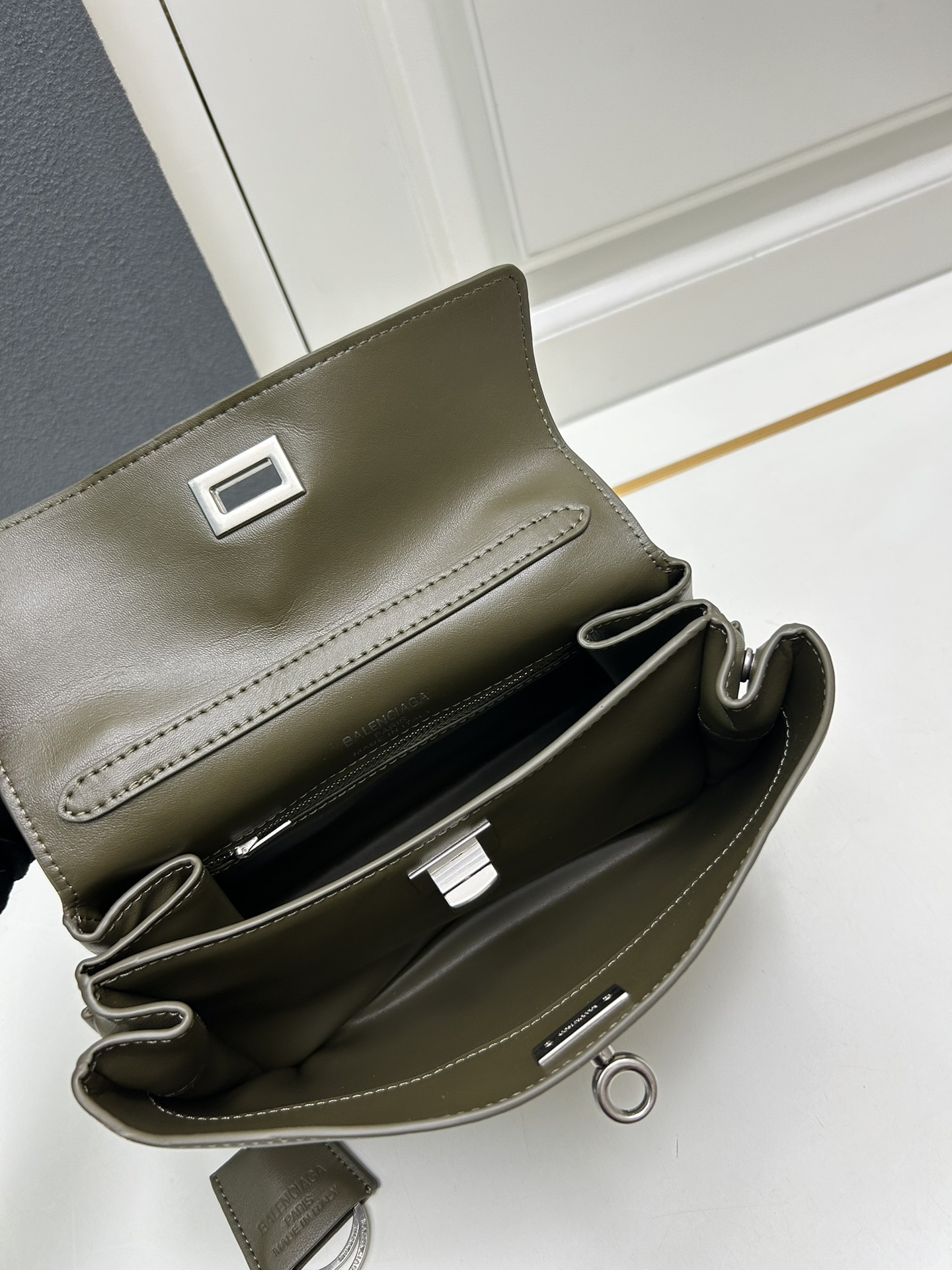 Cheap Balenciaga high quality Handbags in 216649, $105 USD- [IB216649] - Replica Balenciaga high quality Handbags