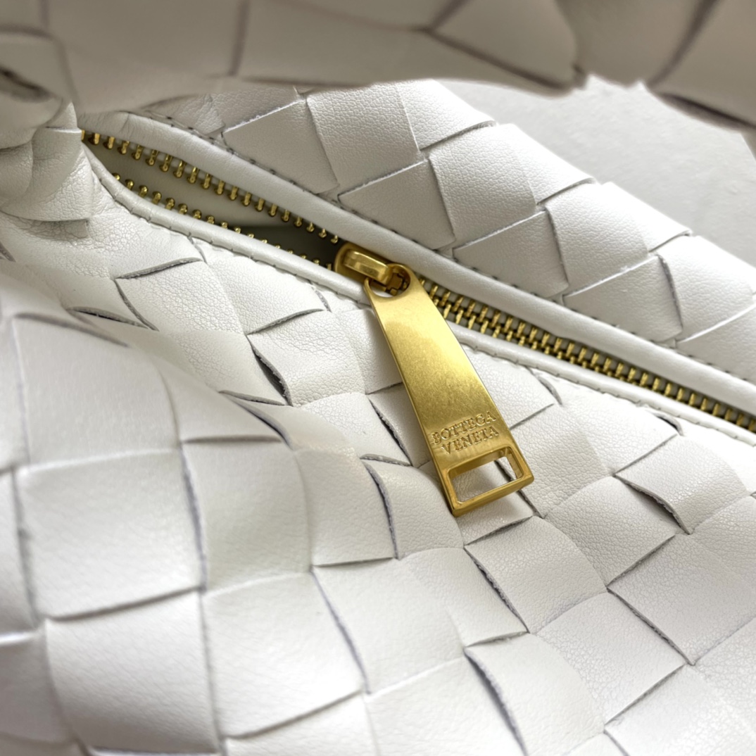 Cheap New Bottegana Veneta crescent-shaped bag in 217331, $110 USD- [IB217331] - Replica bottega veneta bags