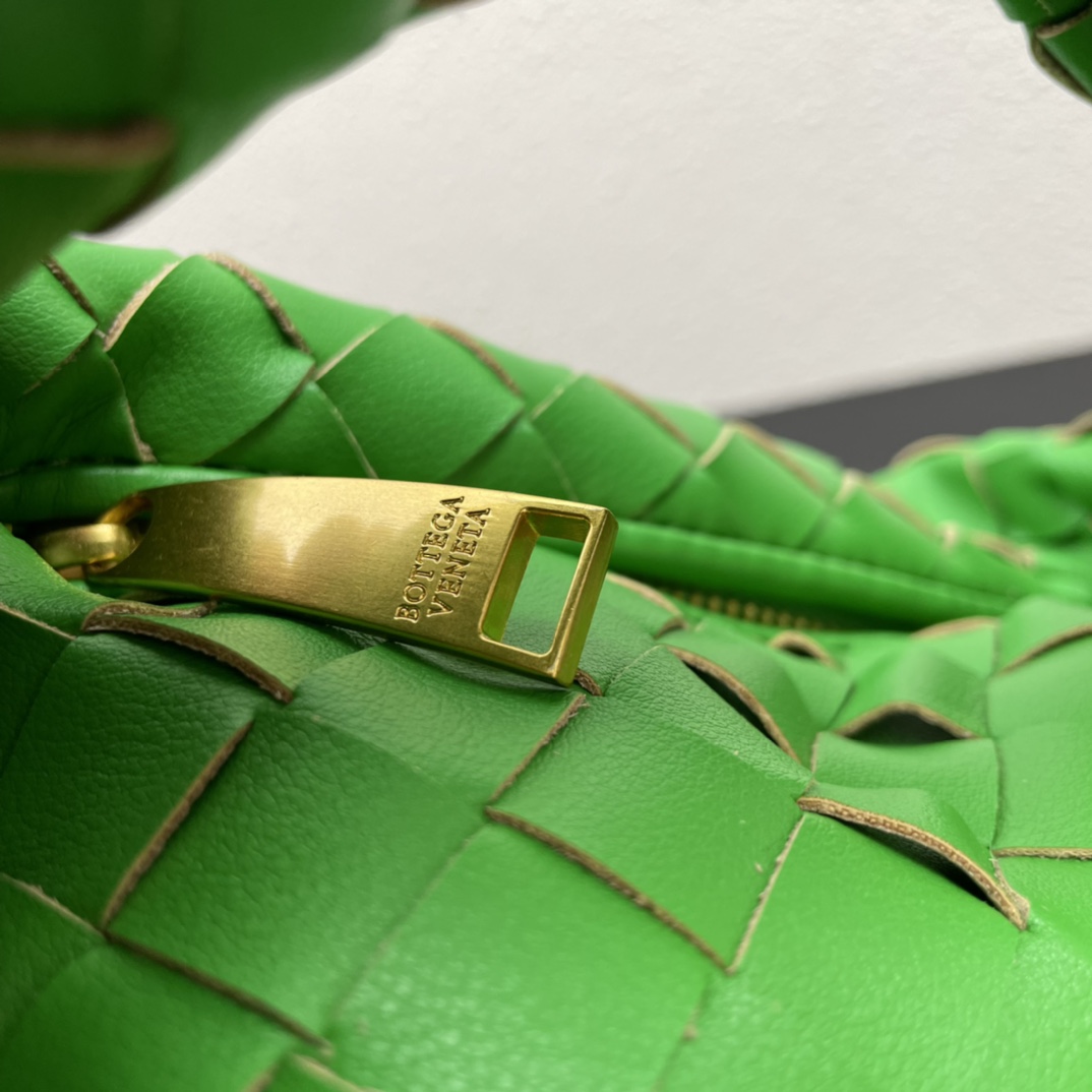Cheap New Bottegana Veneta crescent-shaped bag in 217335, $110 USD- [IB217335] - Replica bottega veneta bags