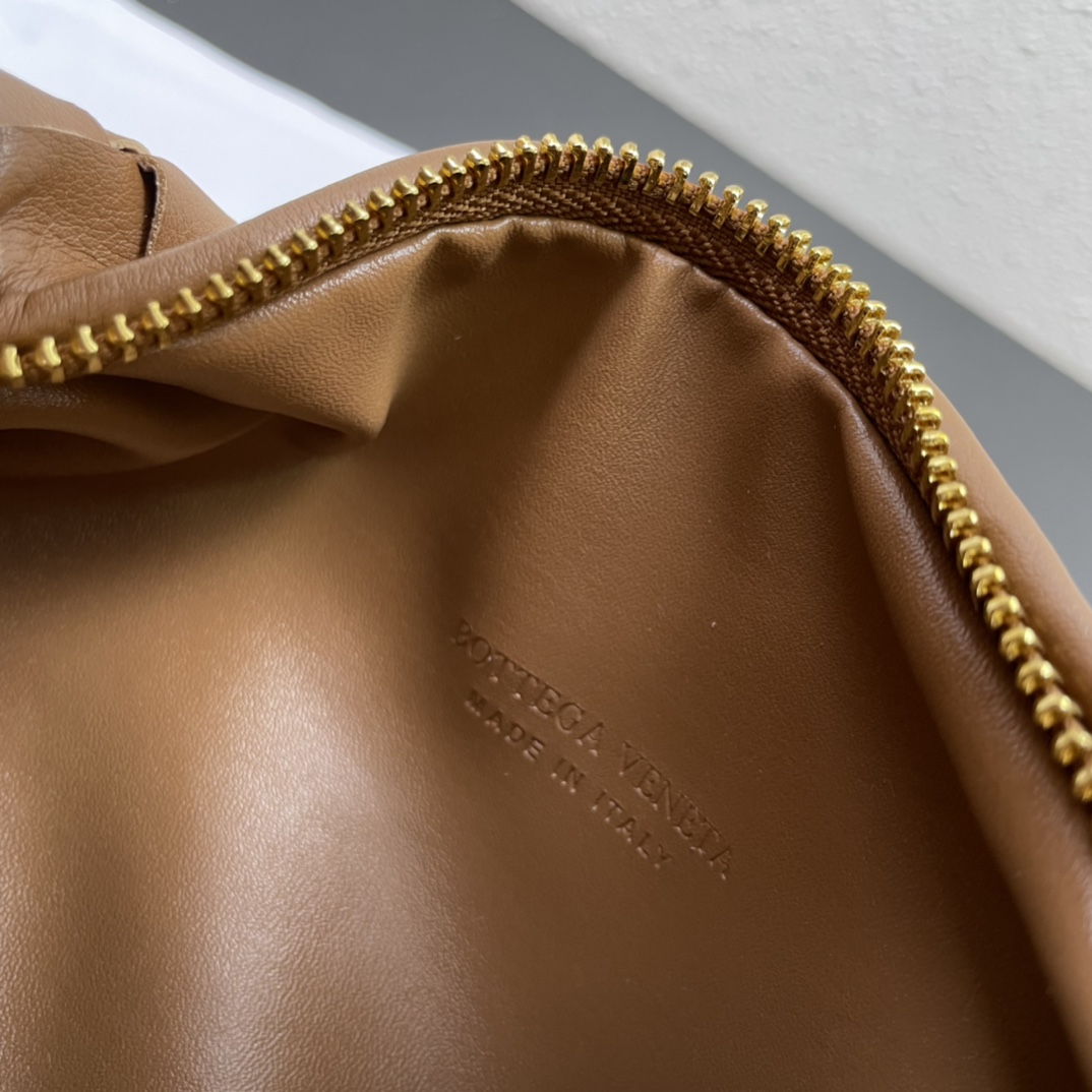 Cheap New Bottegana Veneta crescent-shaped bag in 217336, $110 USD- [IB217336] - Replica bottega veneta bags