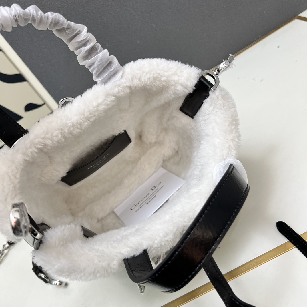 Cheap New Dior high-quality handbag in 217401, $115 USD- [IB217401] - Replica Dior AAA Quality Handbags