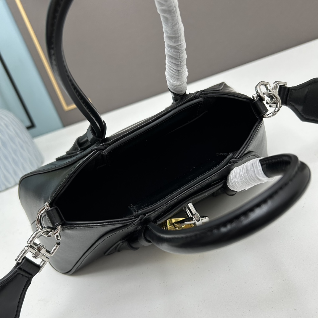 Cheap New Givenchy high-quality handbag in 217441, $115 USD- [IB217441] - Replica Givenchy AAA Quality  Bags