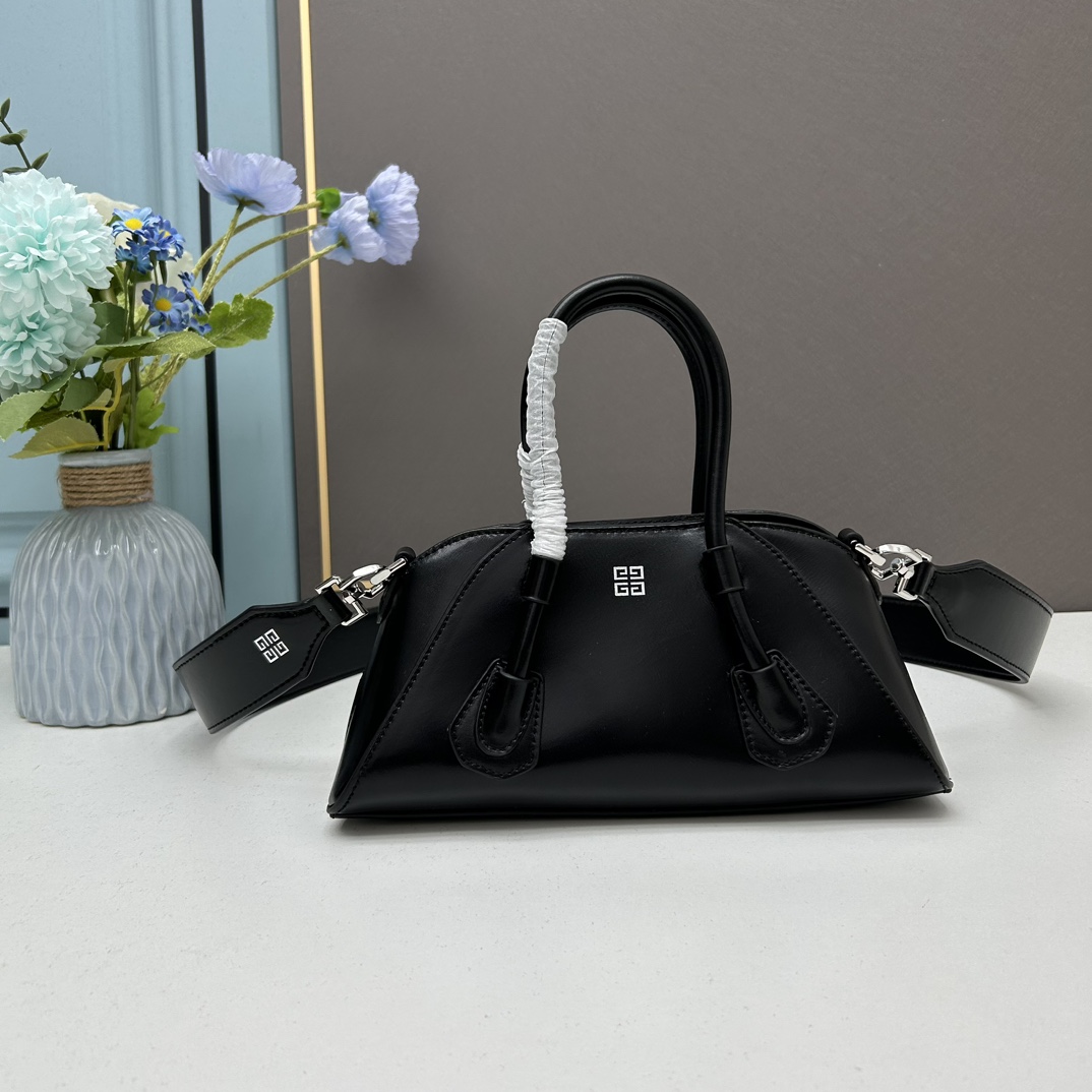 Cheap New Givenchy high-quality handbag in 217441, $115 USD- [IB217441] - Replica Givenchy AAA Quality  Bags