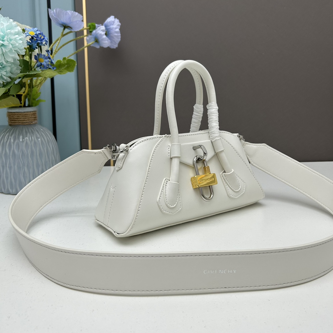 Cheap New Givenchy high-quality handbag in 217443, $115 USD- [IB217443] - Replica Givenchy AAA Quality  Bags
