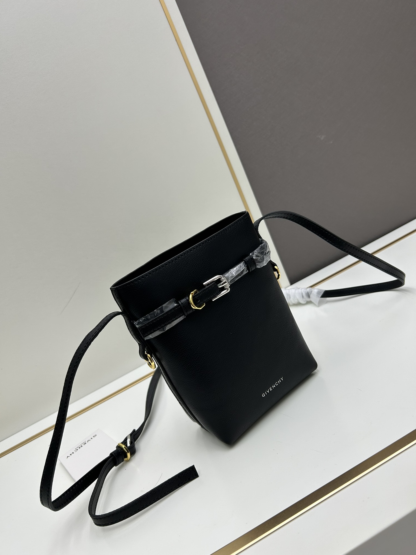 Cheap New Givenchy high-quality handbag in 217444, $95 USD- [IB217444] - Replica Givenchy AAA Quality  Bags