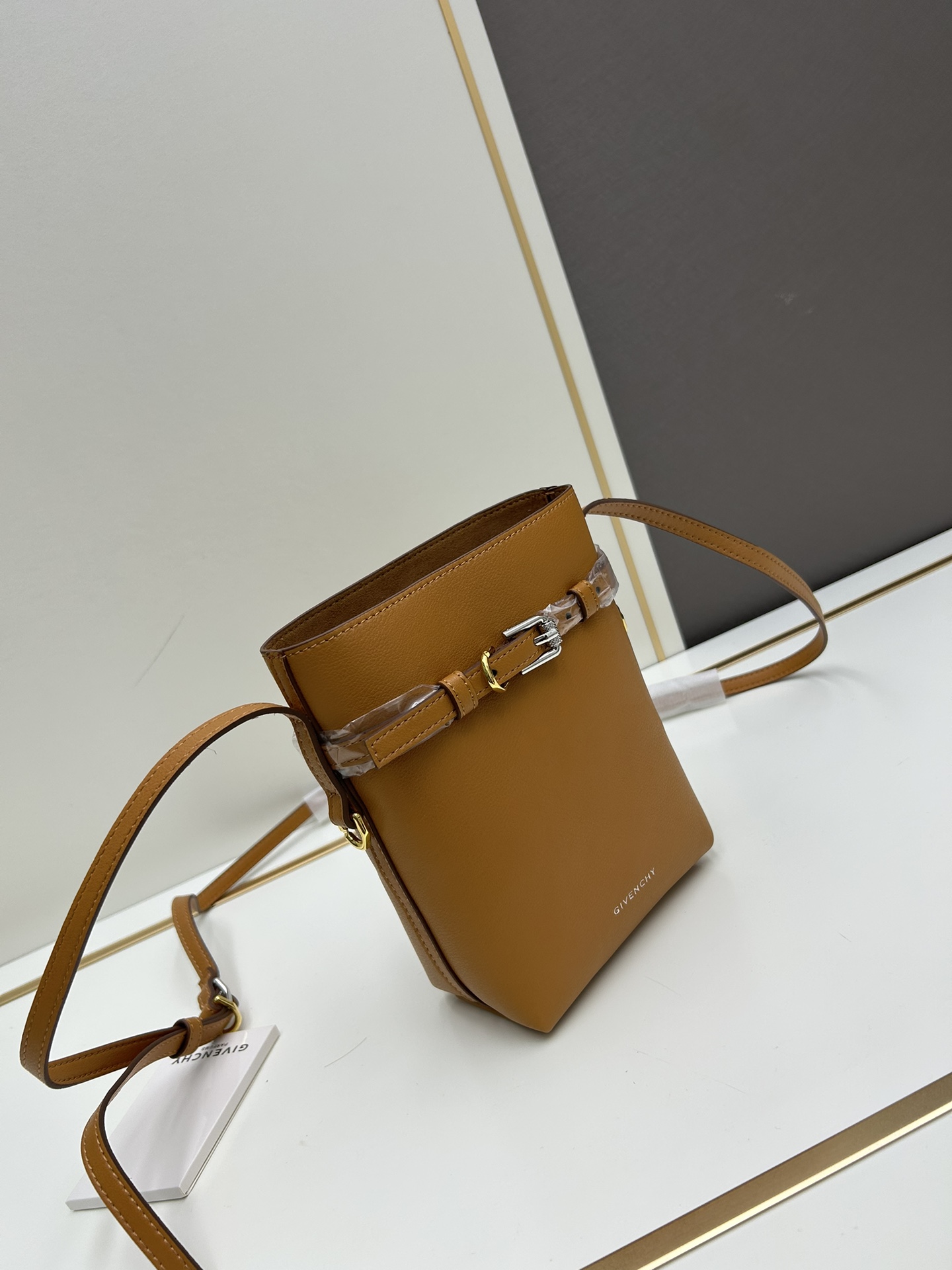 Cheap New Givenchy high-quality handbag in 217445, $95 USD- [IB217445] - Replica Givenchy AAA Quality  Bags