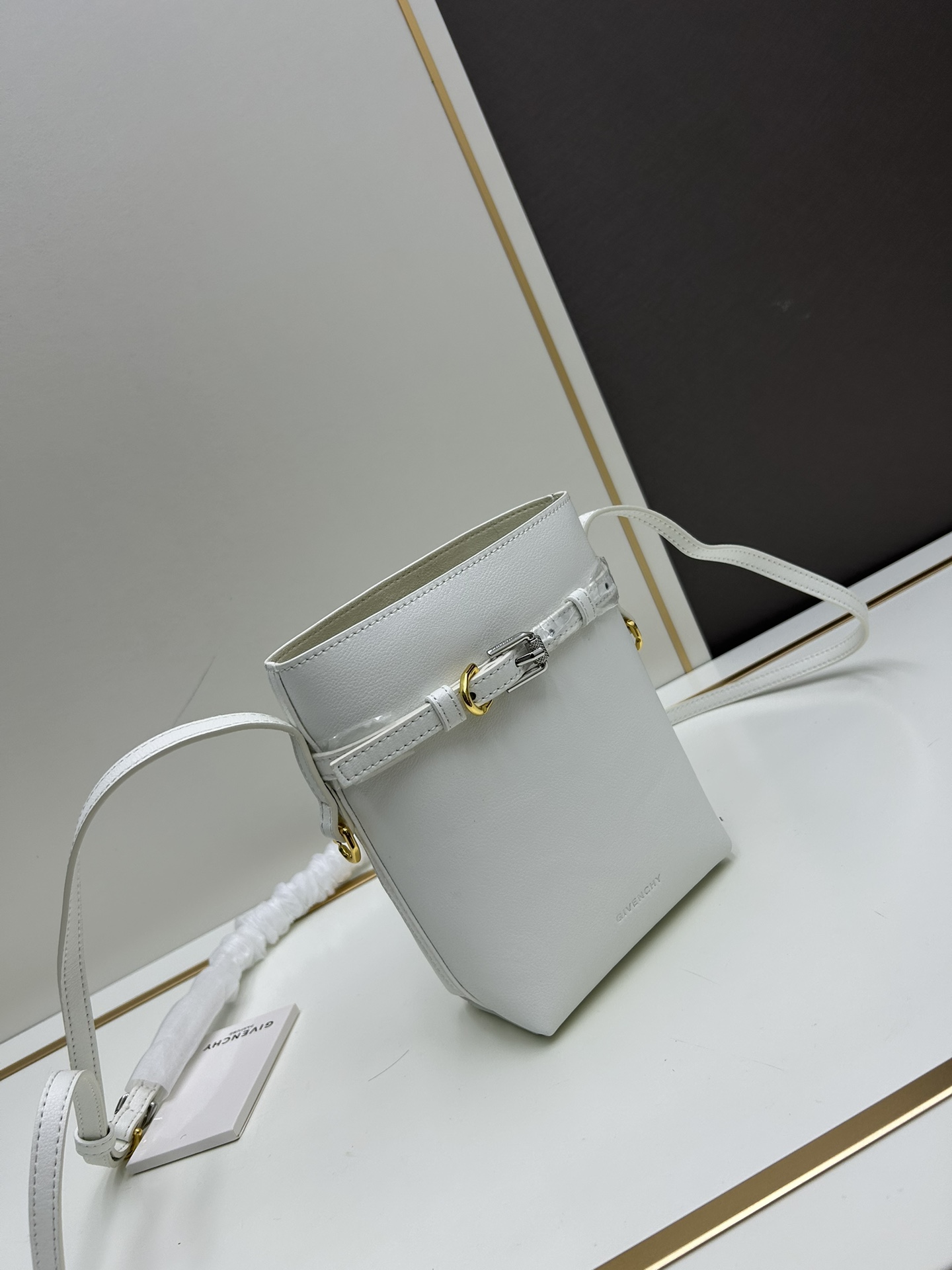 Cheap New Givenchy high-quality handbag in 217446, $95 USD- [IB217446] - Replica Givenchy AAA Quality  Bags