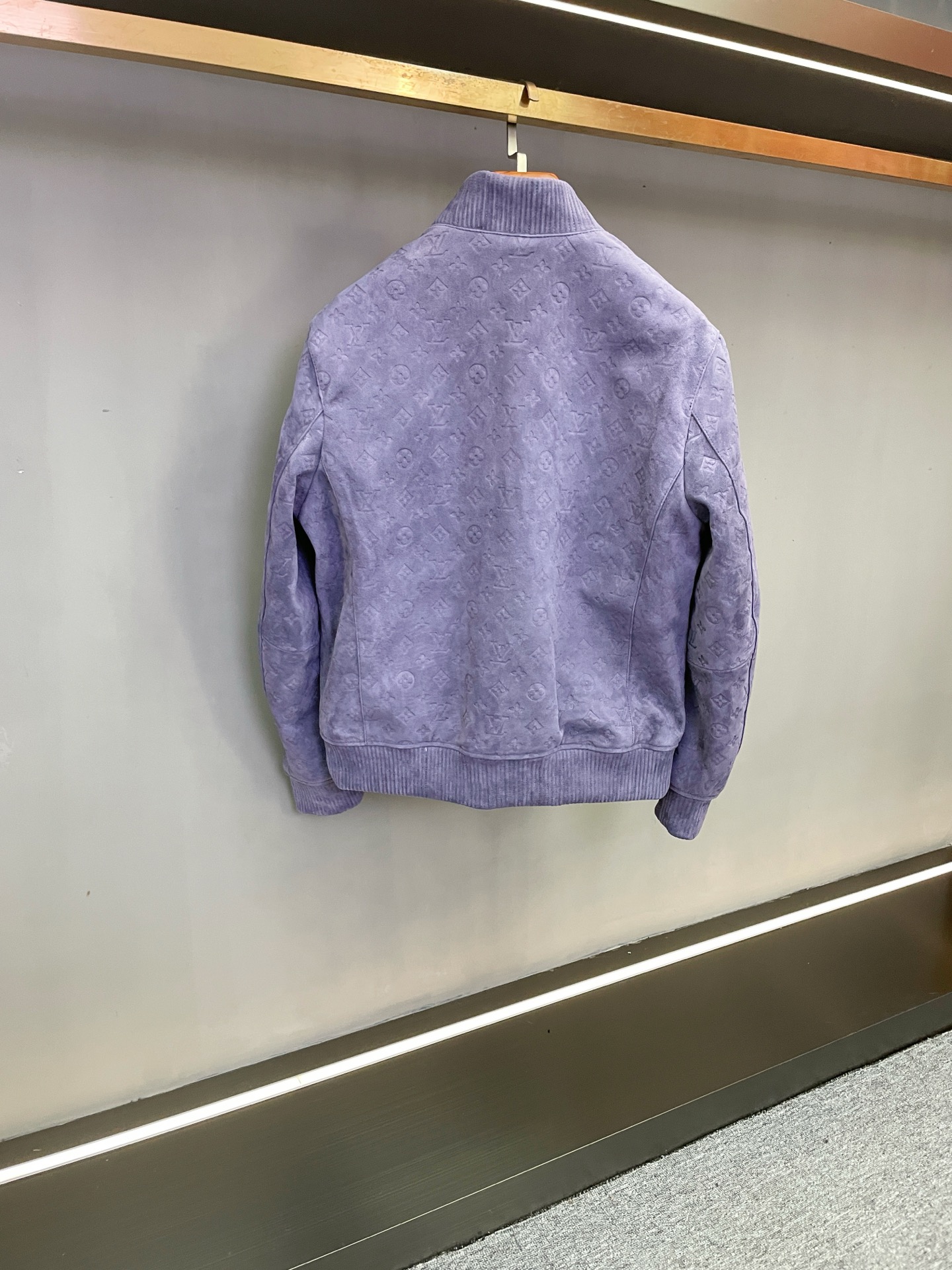 Cheap New Arrivals Louis Vuitton Top quality Leather Jackets For Men in 217456, $420 USD- [IB217456] - Replica Louis Vuitton Thick Jackets For Men