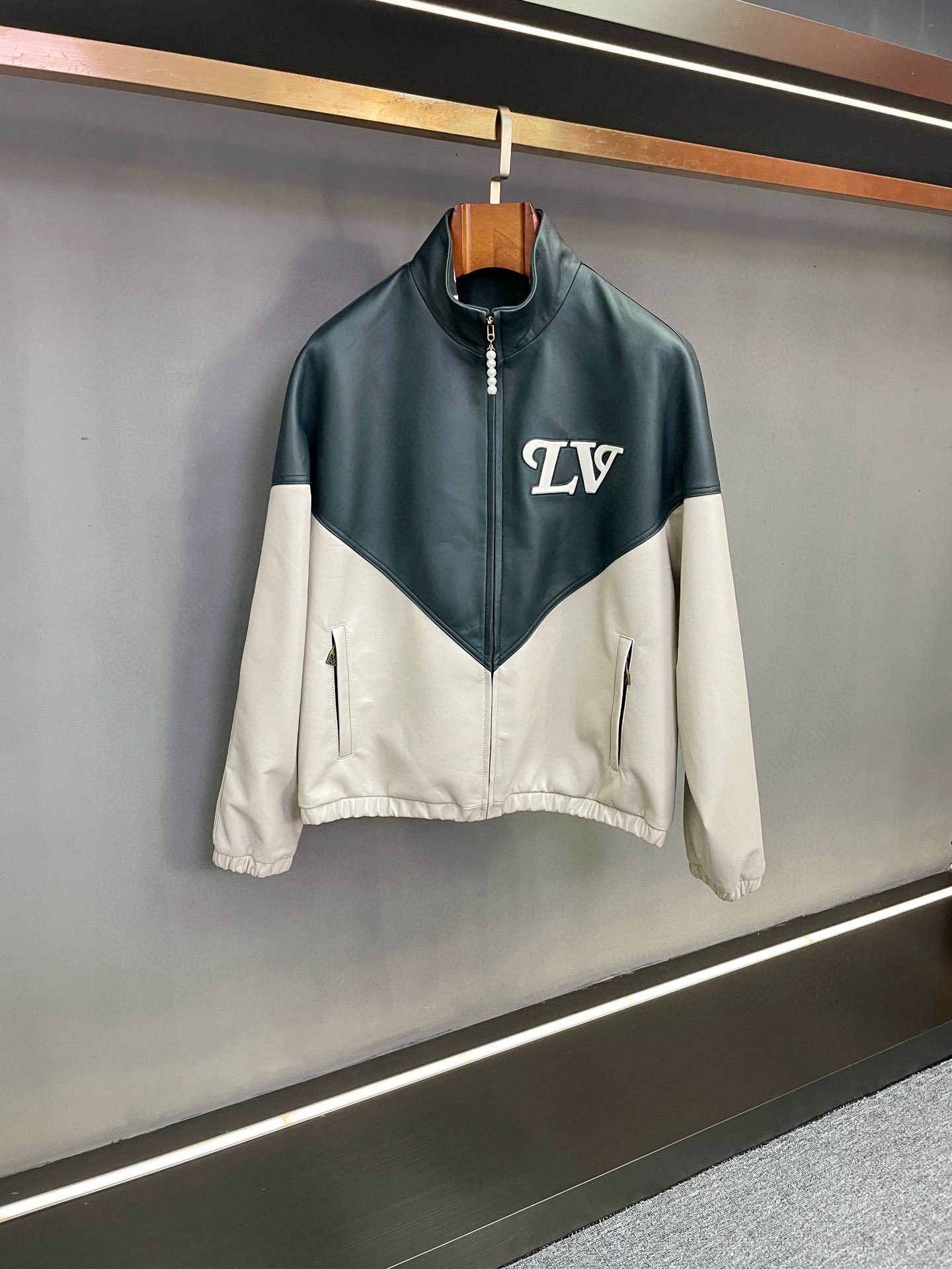 Cheap New Arrivals Louis Vuitton Top quality Leather Jackets For Men in 217458, $420 USD- [IB217458] - Replica Louis Vuitton Thick Jackets For Men