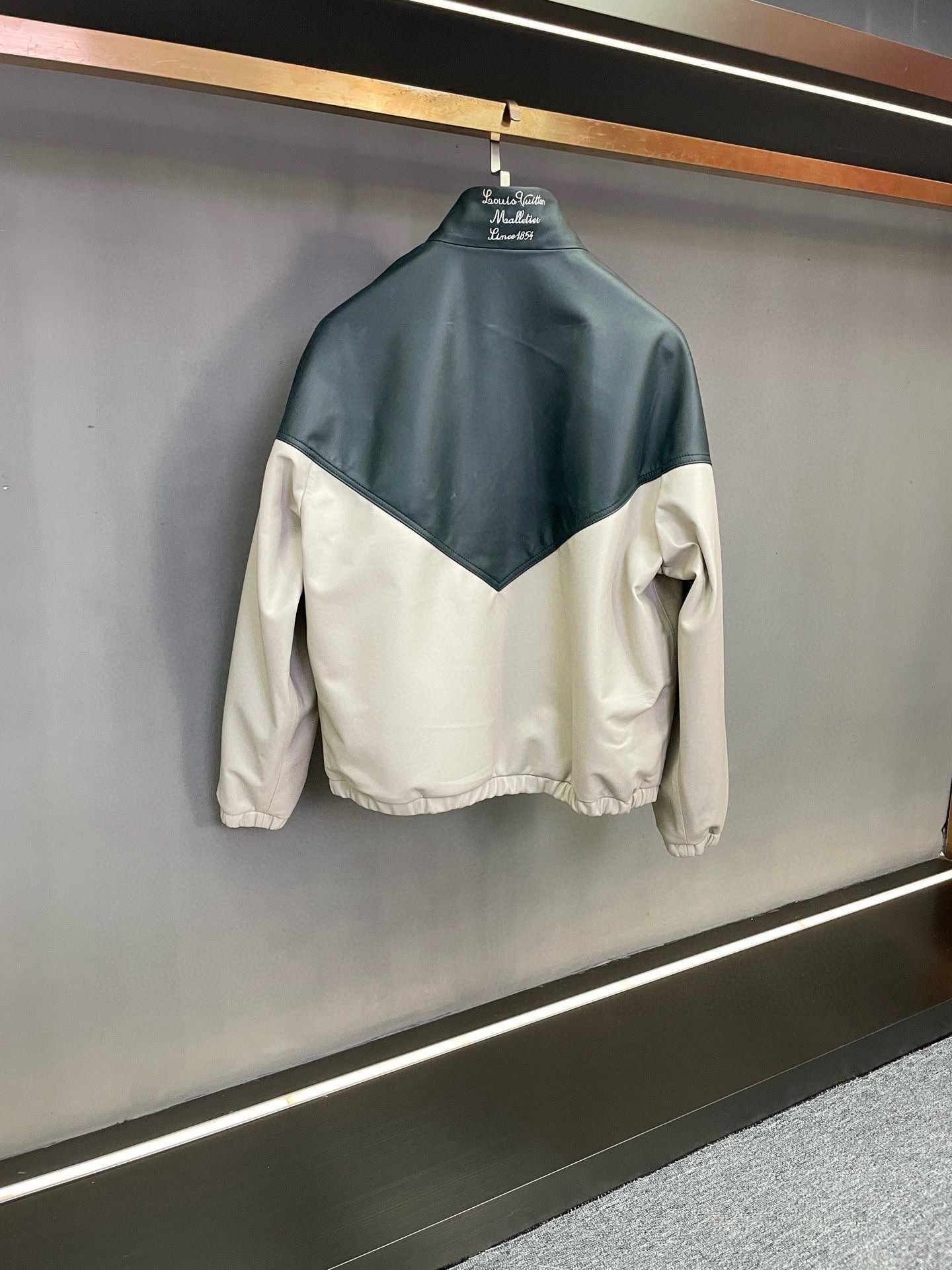 Cheap New Arrivals Louis Vuitton Top quality Leather Jackets For Men in 217458, $420 USD- [IB217458] - Replica Louis Vuitton Thick Jackets For Men