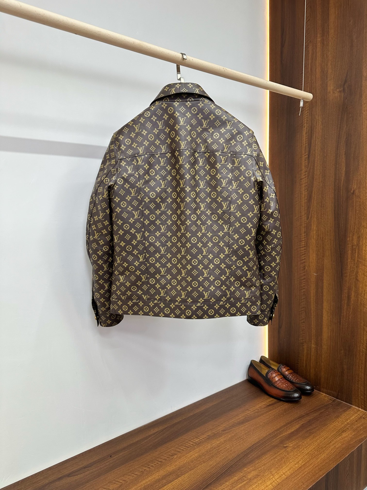 Cheap New Arrivals Louis Vuitton Top quality Leather Jackets For Men in 217464, $450 USD- [IB217464] - Replica Louis Vuitton Thick Jackets For Men