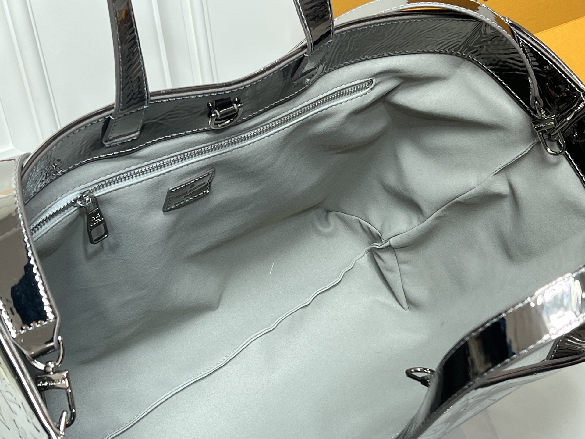 Cheap New Louis Vuitton high-quality handbag in 217495, $95 USD- [IB217495] - Replica Louis Vuitton AAA Quality Handbags