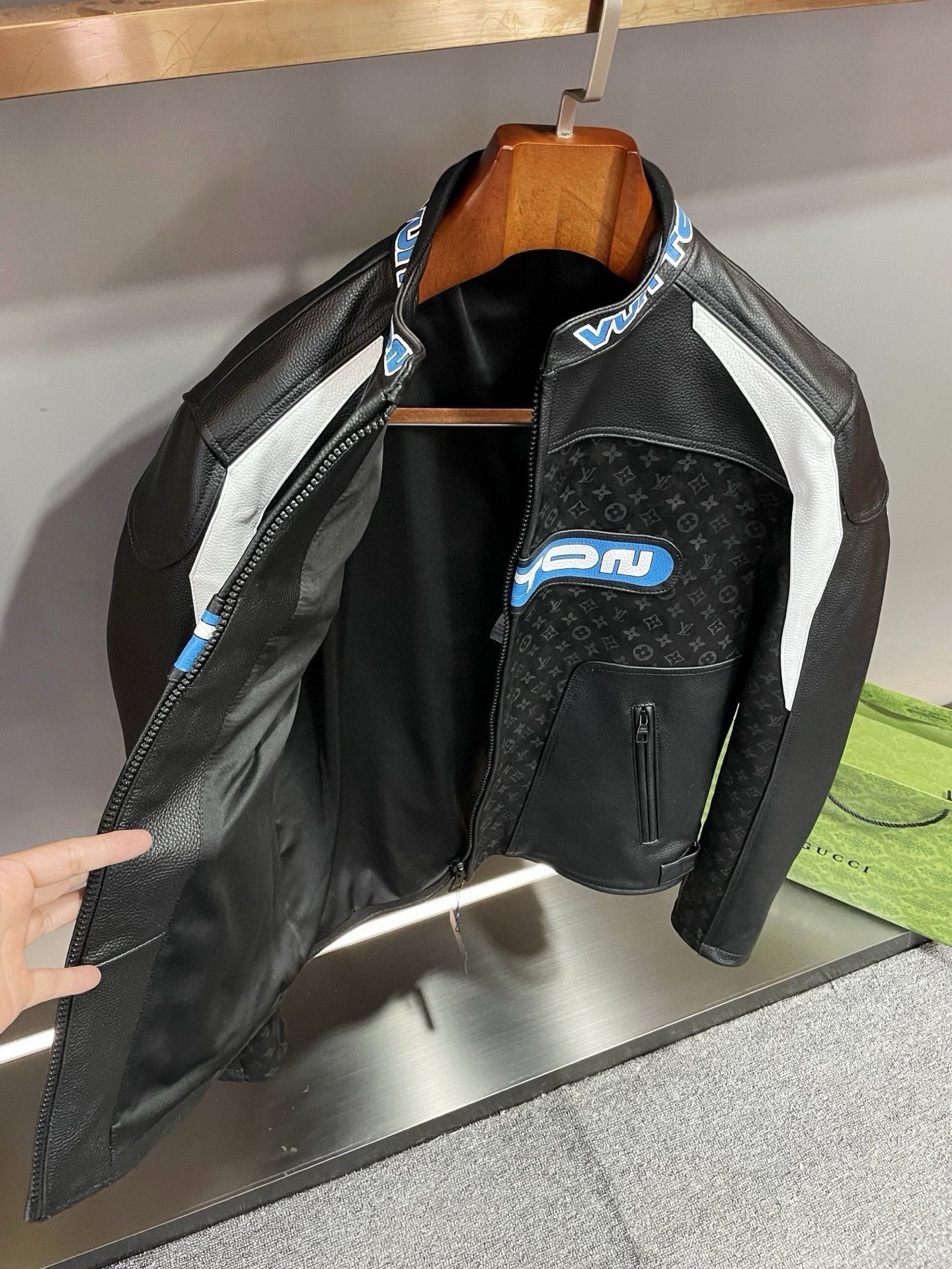 Cheap New Arrivals Louis Vuitton Top quality Leather Jackets For Men in 217498, $450 USD- [IB217498] - Replica Louis Vuitton Thick Jackets For Men
