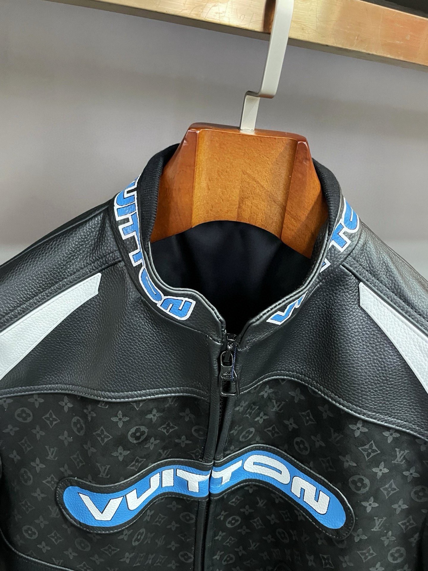 Cheap New Arrivals Louis Vuitton Top quality Leather Jackets For Men in 217498, $450 USD- [IB217498] - Replica Louis Vuitton Thick Jackets For Men