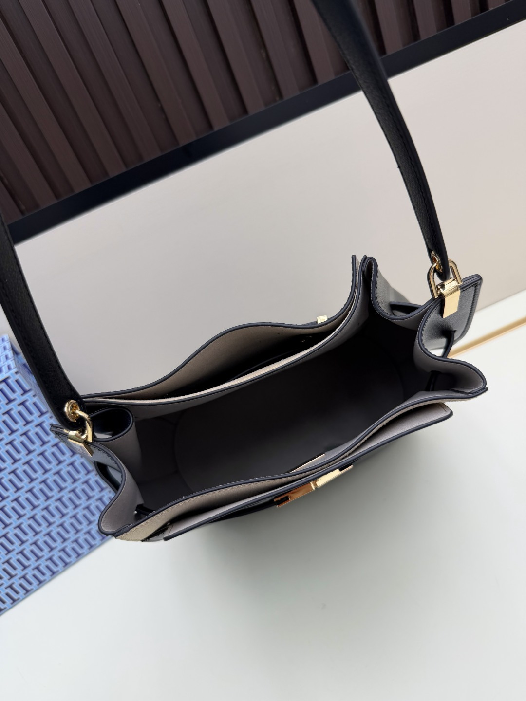 Cheap New Tory Burch high-quality handbag in 217528, $115 USD- [IB217528] - Replica Tory Burch Bags
