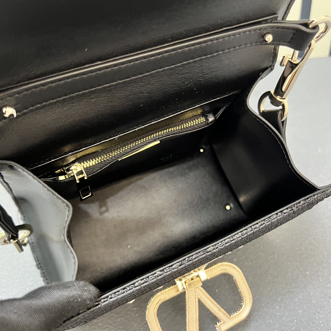 Cheap New Valentino high-quality handbag in 217563, $145 USD- [IB217563] - Replica Valentino AAA quality Handbags