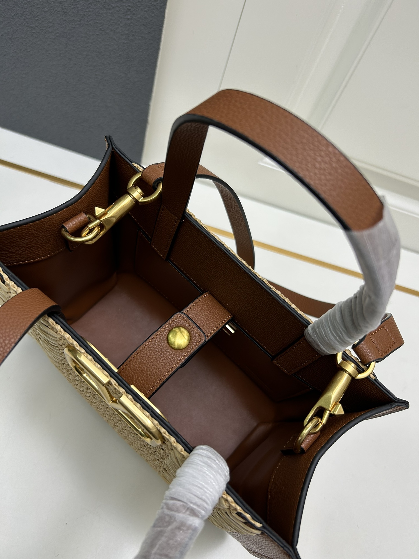 Cheap New Valentino high-quality handbag in 217568, $145 USD- [IB217568] - Replica Valentino AAA quality Handbags
