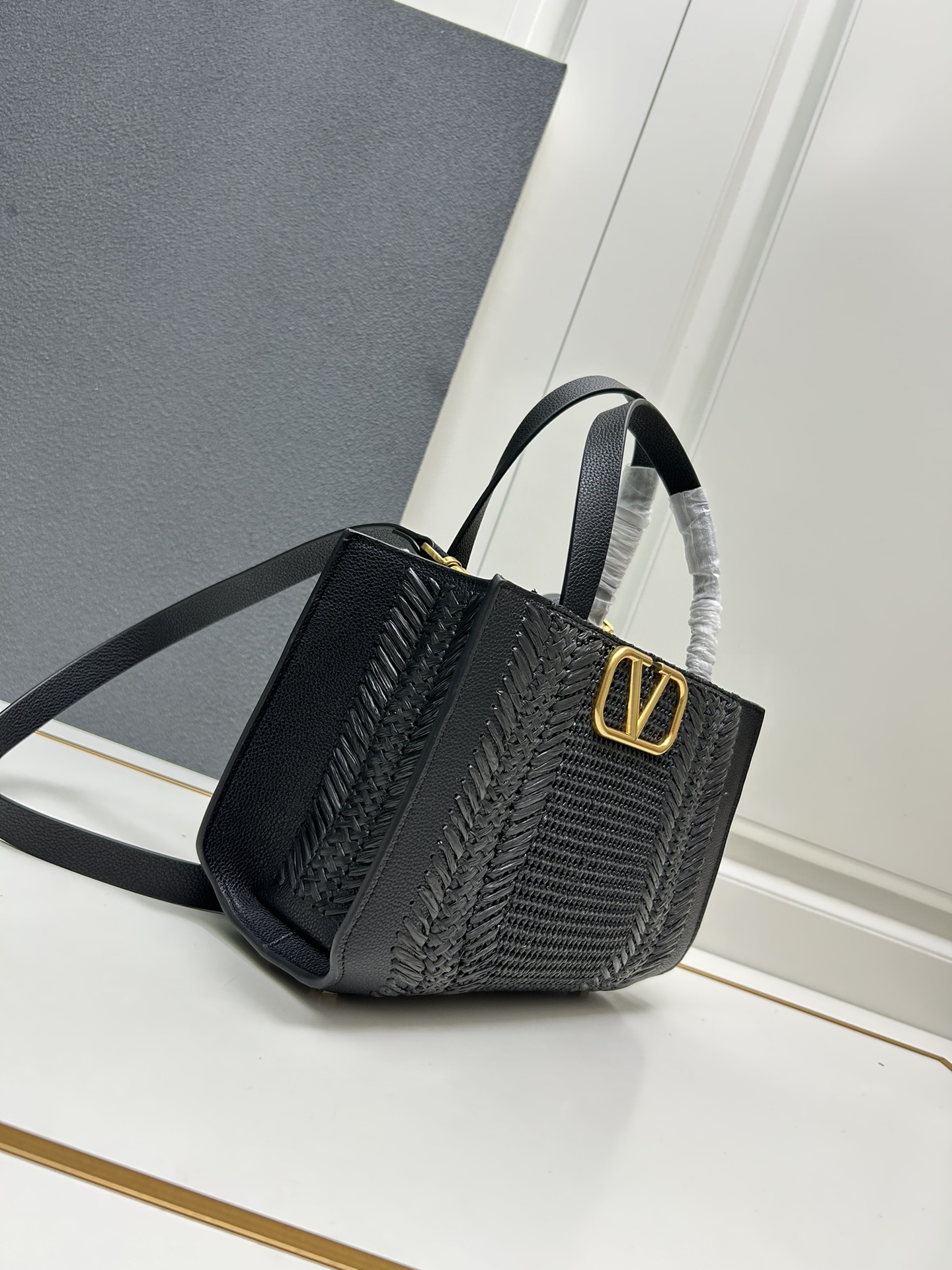 Cheap New Valentino high-quality handbag in 217569, $145 USD- [IB217569] - Replica Valentino AAA quality Handbags