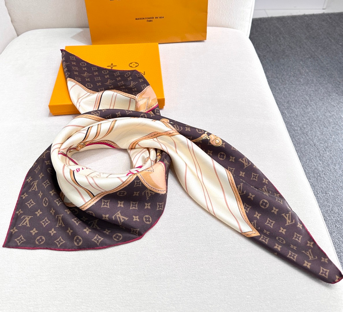 Cheap New Louis Vuitton high-quality scarf in 217822, $50 USD- [IB217822] - Replica Louis Vuitton Lightweight Scarf