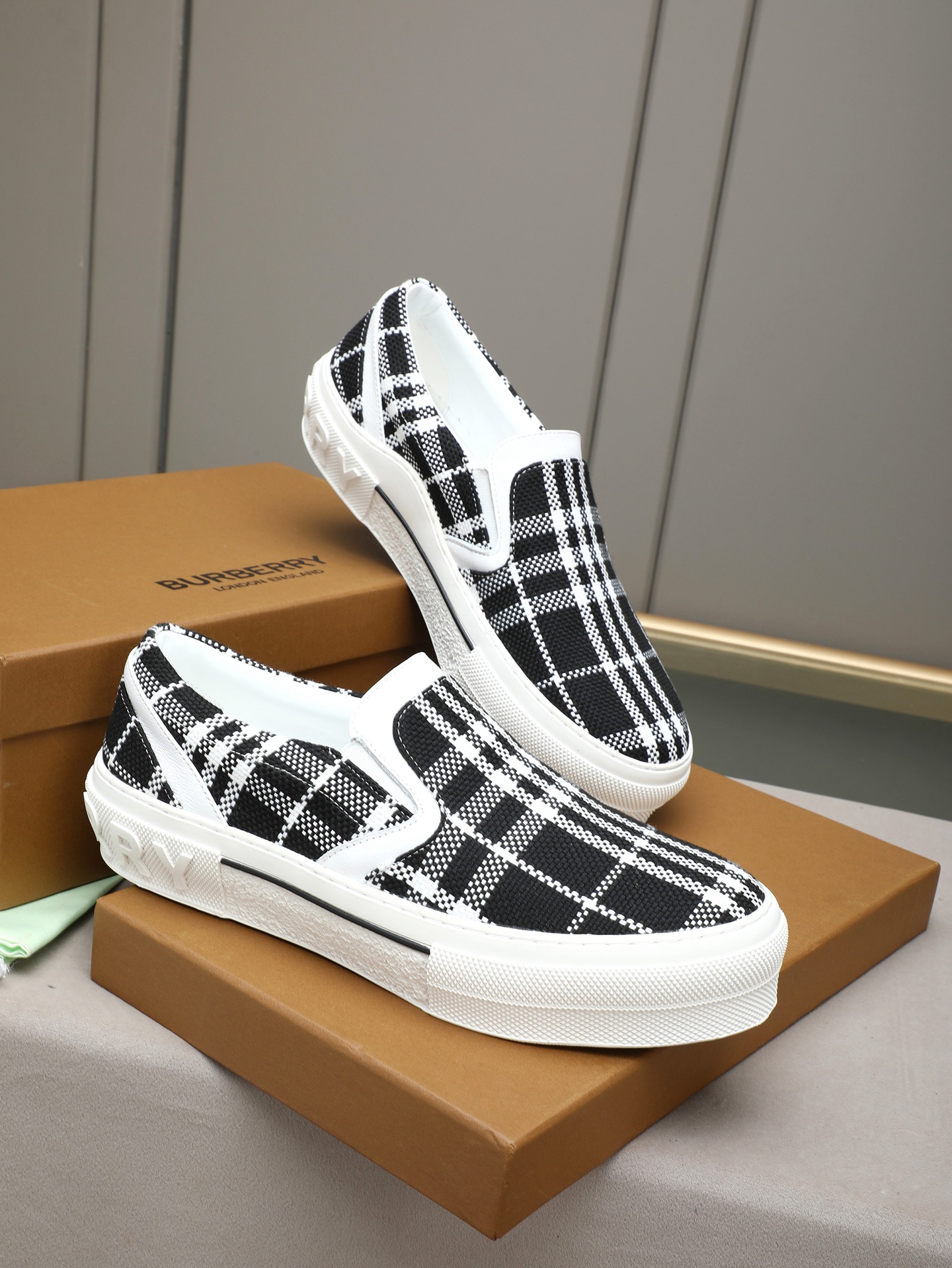 Cheap Burberry Sneakers For Men in 217885, $80 USD- [IB217885] - Replica Burberry Sneakers For Men