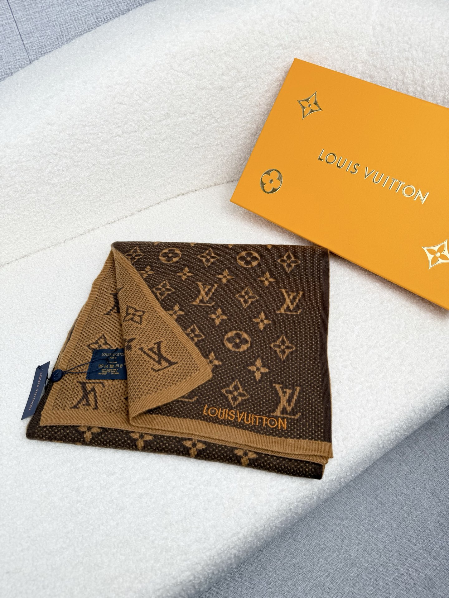 Cheap Louis Vuitton Scarf for Men in 218158, $55 USD- [IB218158] - Replica Louis Vuitton Scarf for Men