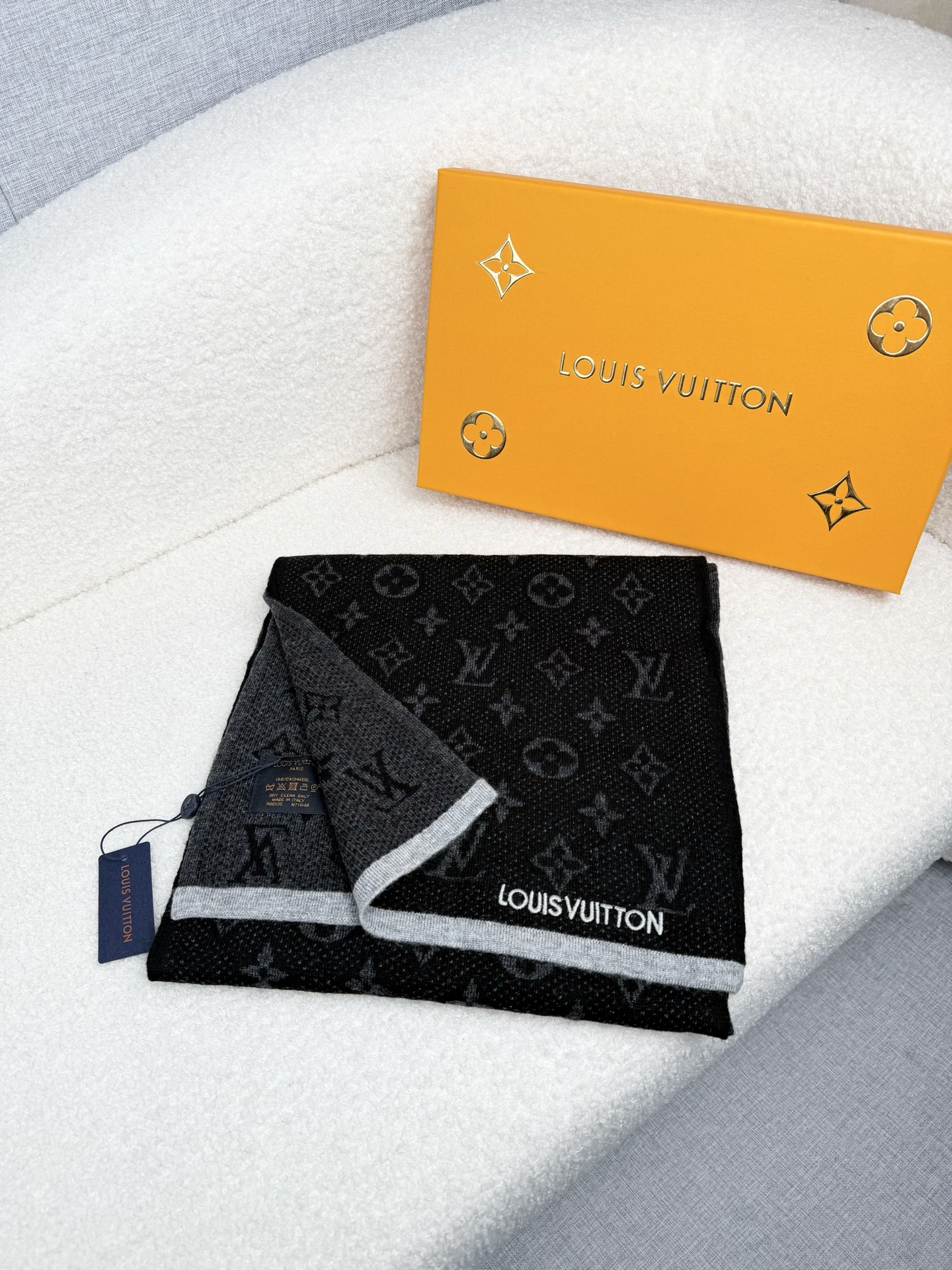Cheap Louis Vuitton Scarf for Men in 218160, $55 USD- [IB218160] - Replica Louis Vuitton Scarf for Men
