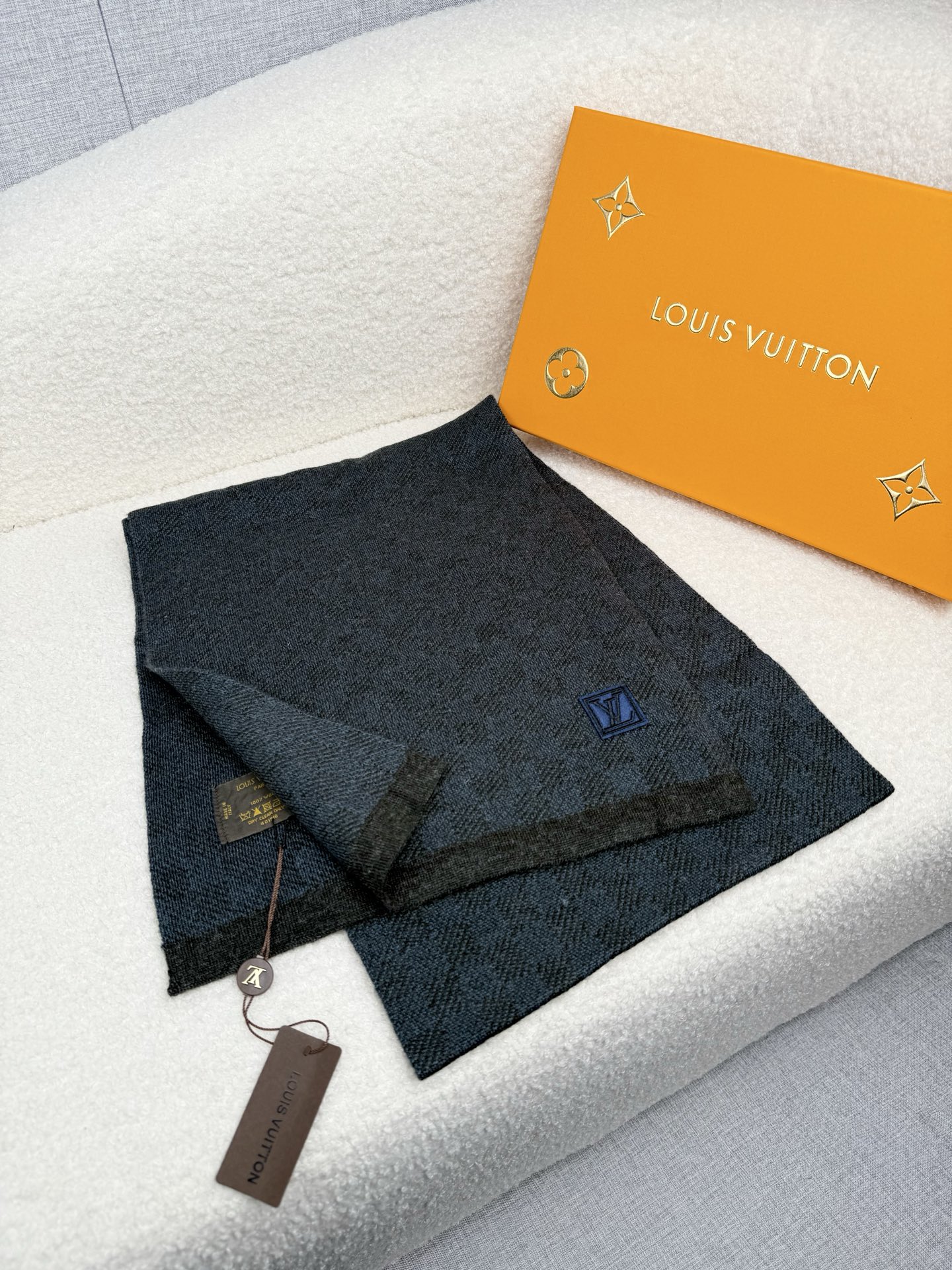 Cheap Louis Vuitton Scarf for Men in 218171, $55 USD- [IB218171] - Replica Louis Vuitton Scarf for Men