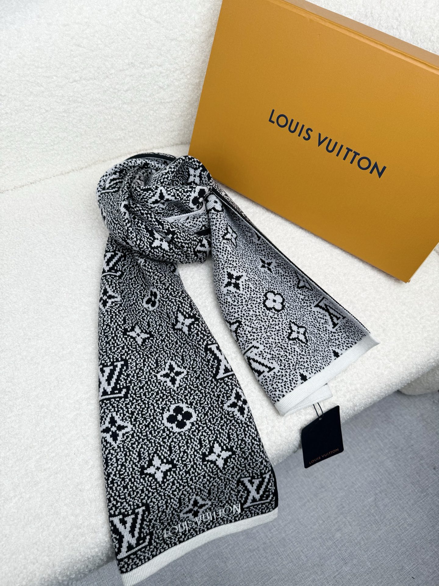 Cheap Louis Vuitton Scarf for Men in 218182, $55 USD- [IB218182] - Replica Louis Vuitton Scarf for Men