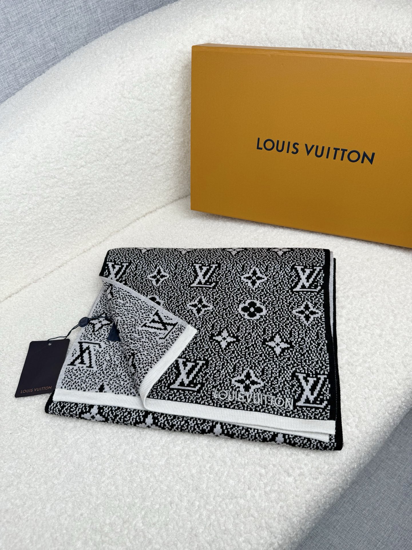 Cheap Louis Vuitton Scarf for Men in 218182, $55 USD- [IB218182] - Replica Louis Vuitton Scarf for Men