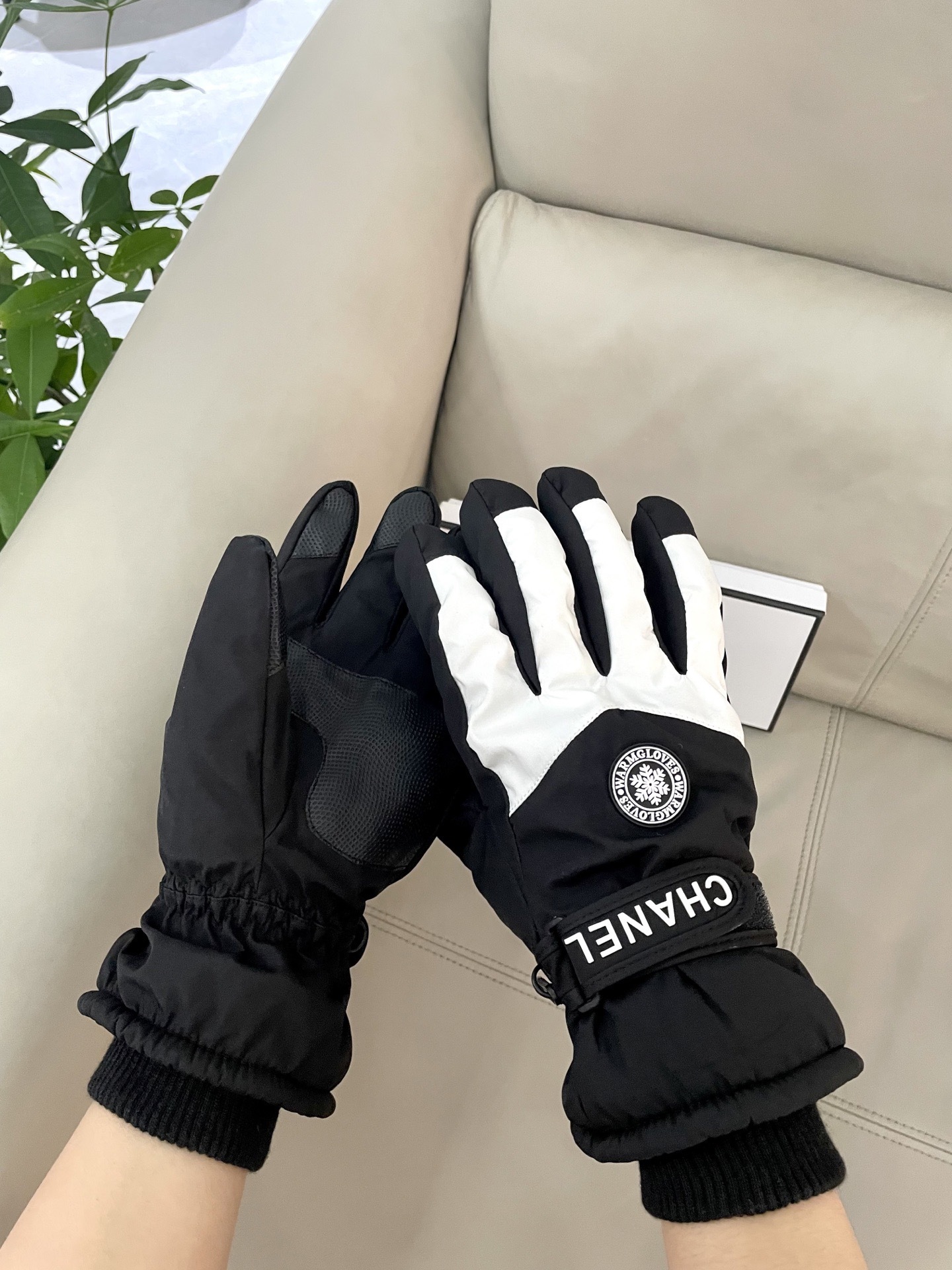 Cheap New Arrivals Chanel Gloves in 218561, $45 USD- [IB218561] - Replica Gloves