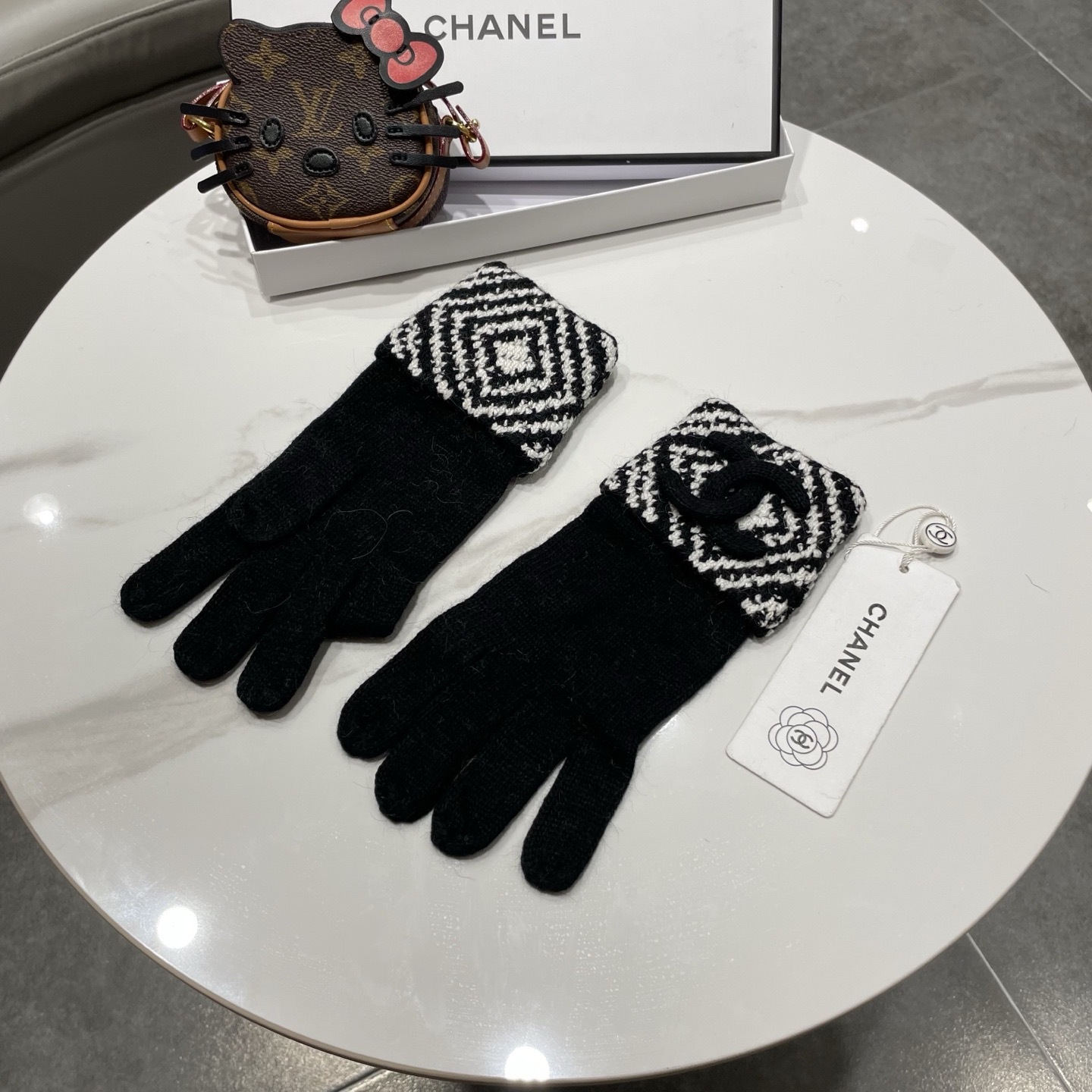 Cheap New Arrivals Chanel Gloves in 218608, $40 USD- [IB218608] - Replica Gloves