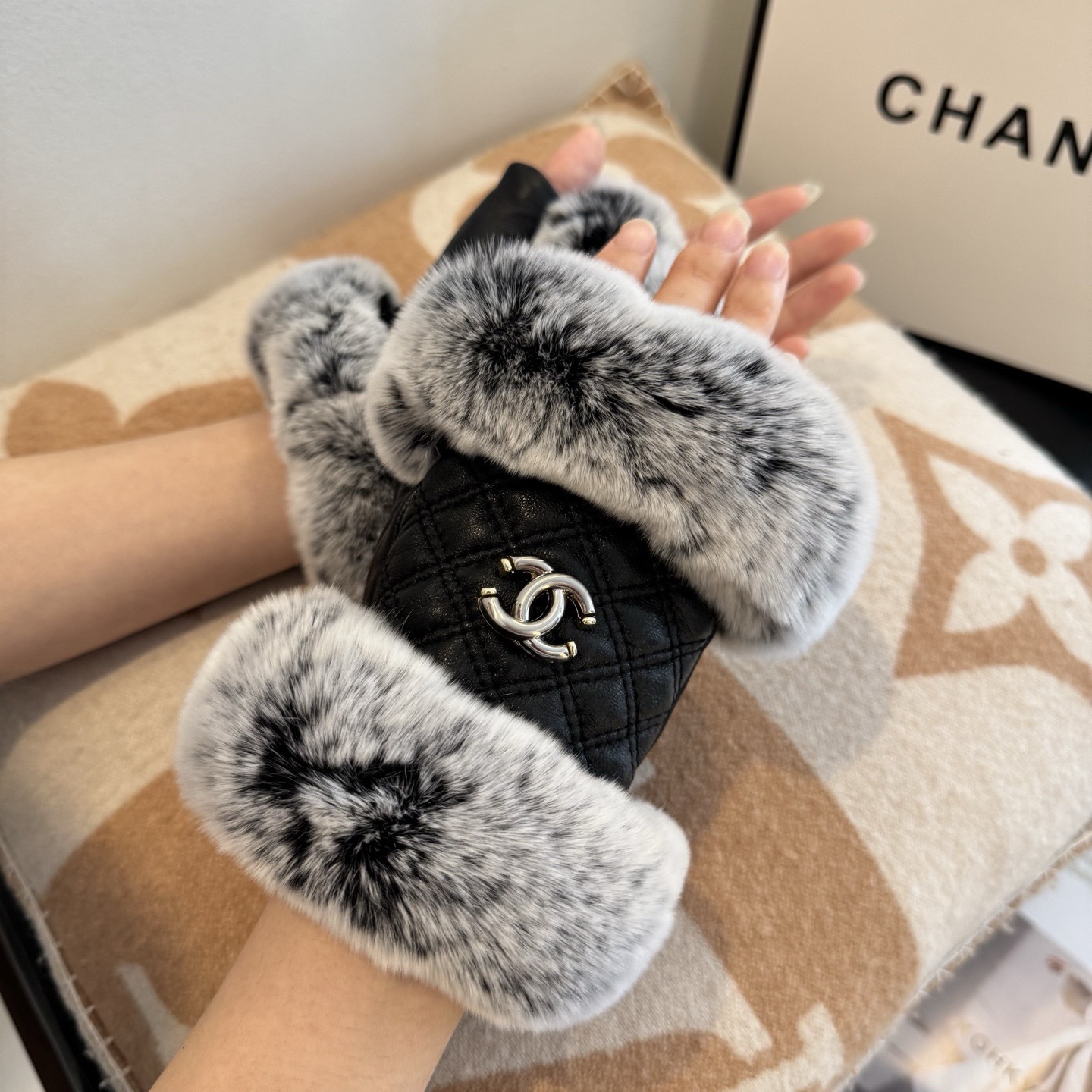 Cheap New Arrivals Chanel Gloves in 218655, $45 USD- [IB218655] - Replica Gloves