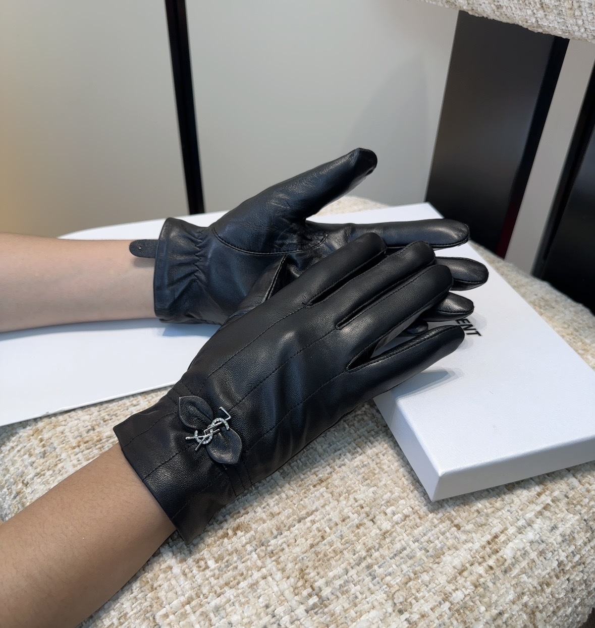 Cheap New Arrivals YSL Gloves in 218676, $45 USD- [IB218676] - Replica Gloves